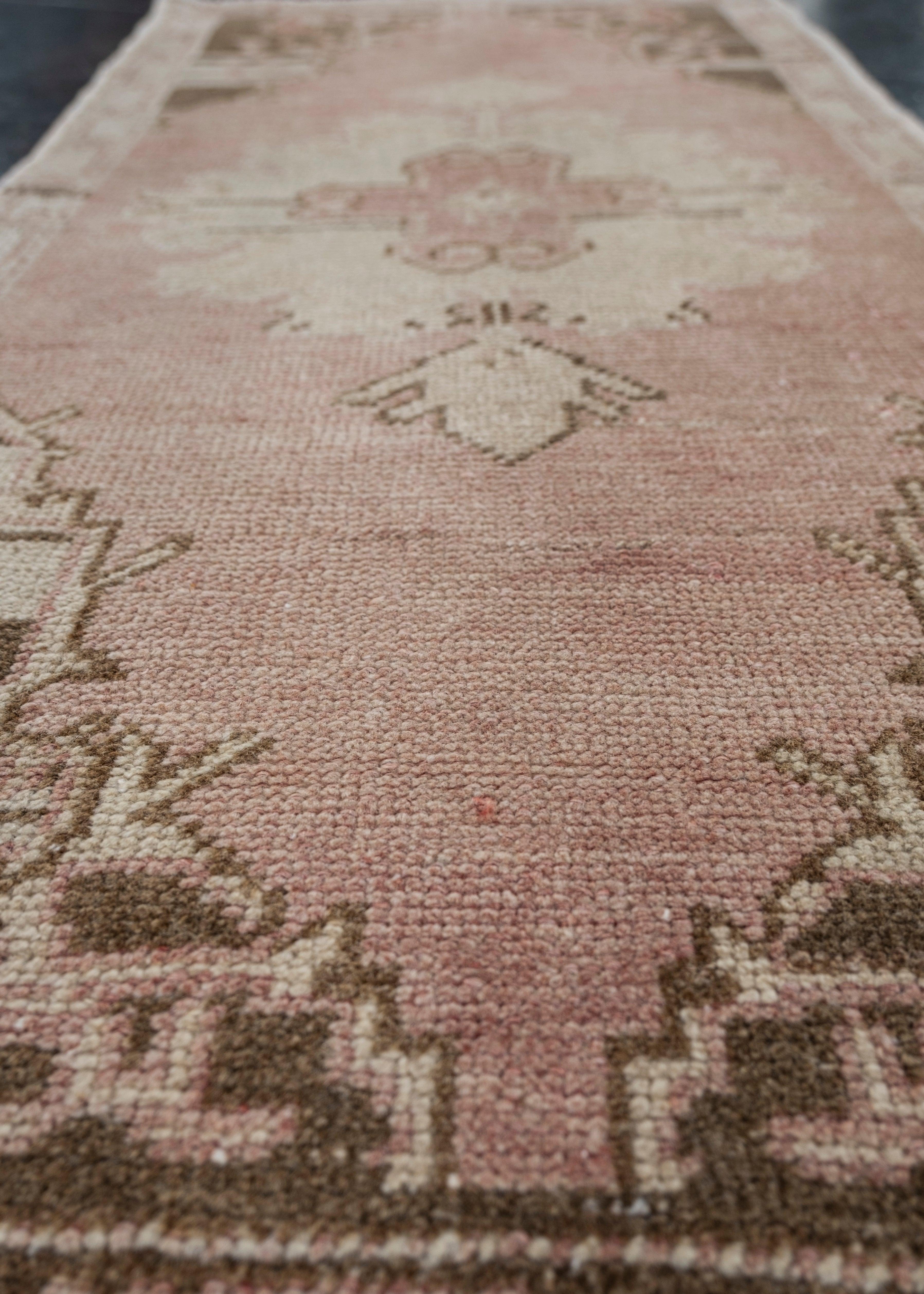Orientalischer handgeknüpfter türkischer Vintage-Miniteppich 1'9