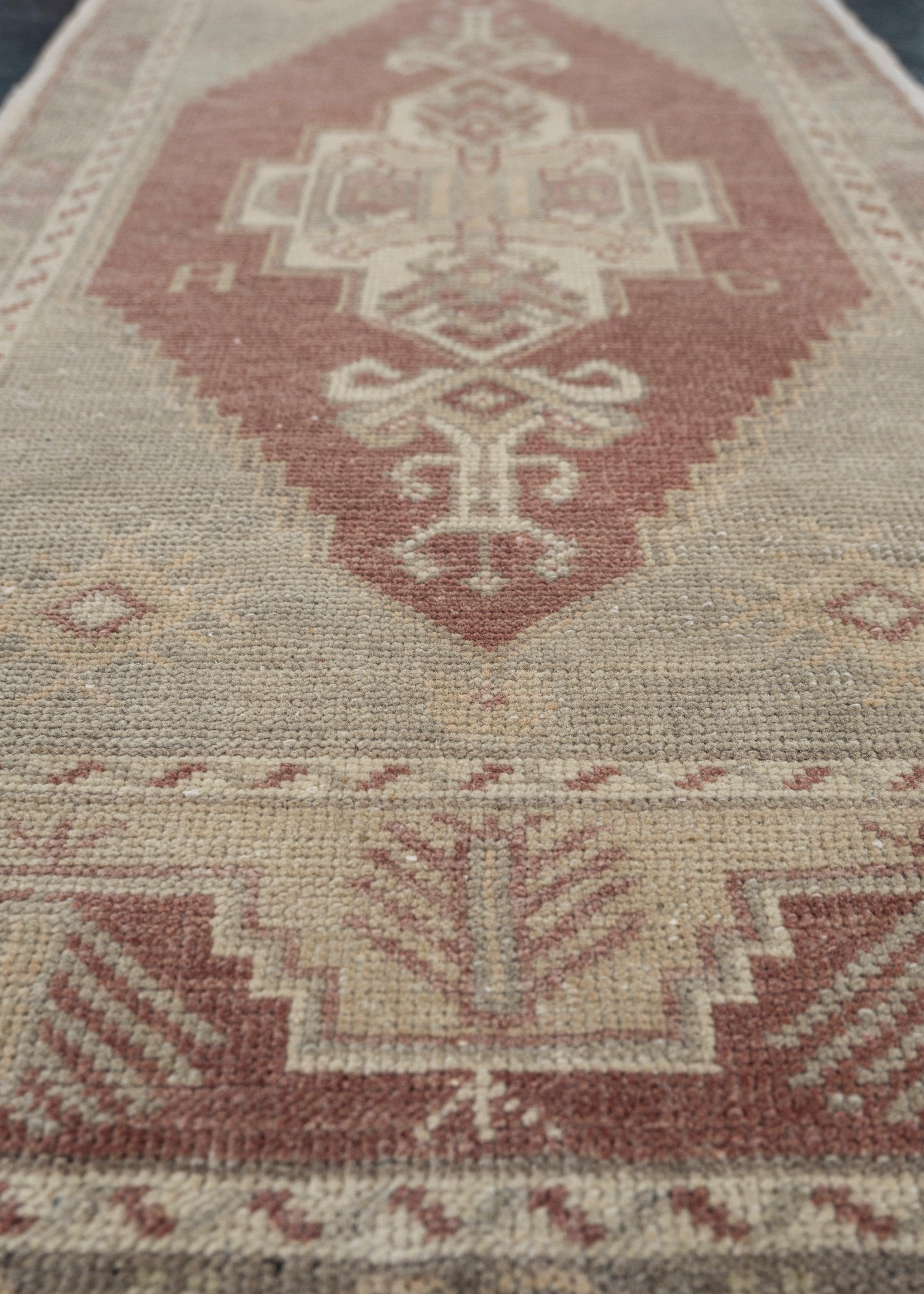 Turc Mini tapis turc vintage noué à la main 1'9