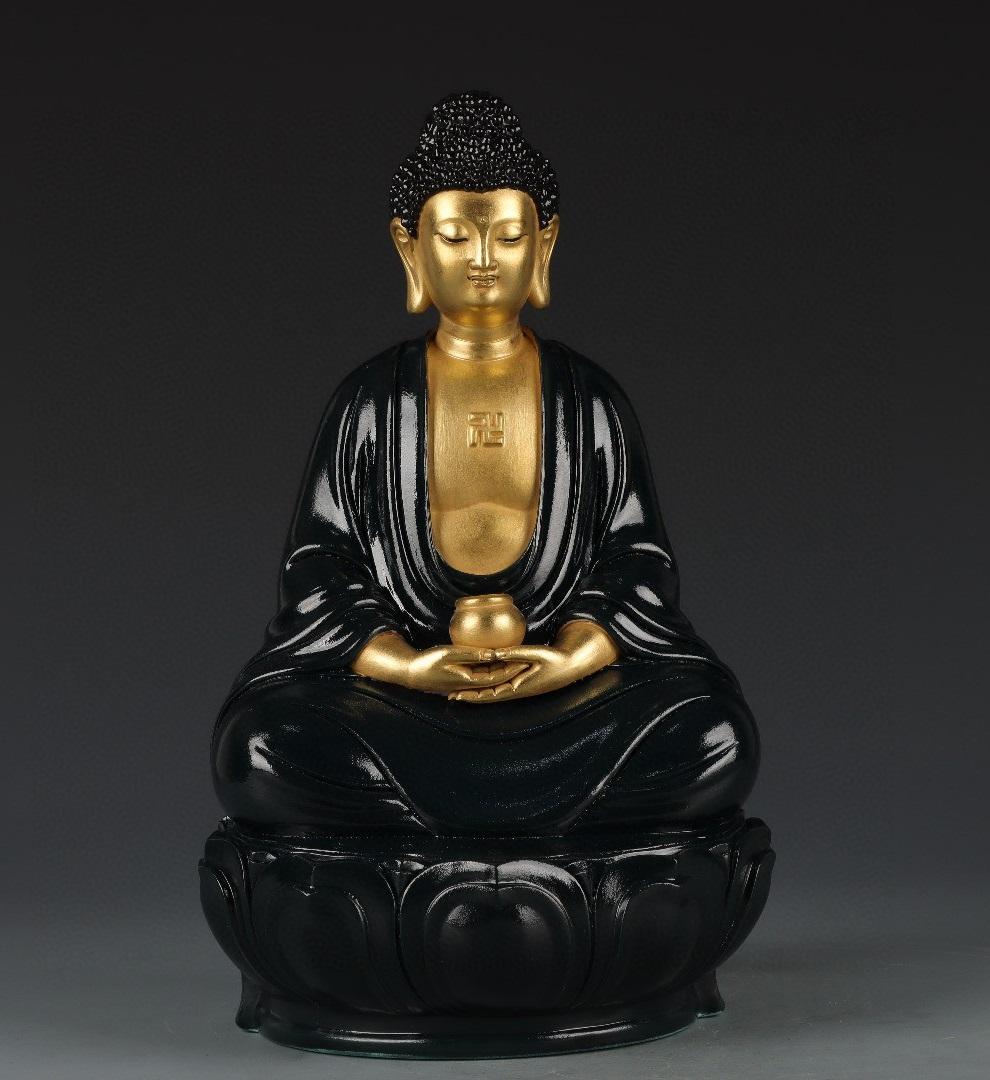This old oriental handmade gold porcelain Buddha statue is a truly unique and special collectible piece.

Buddha statue details:
Material: Porcelain
Height 26.5 cm
Diameter 14 cm
Originating from China
19th century

Free shipping worldwide

