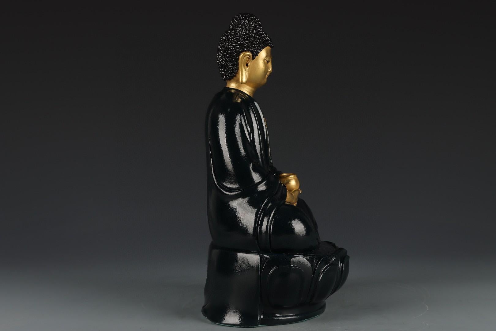 Old Oriental Handgefertigte Buddha-Statue aus Goldporzellan aus Porzellan im Angebot 3