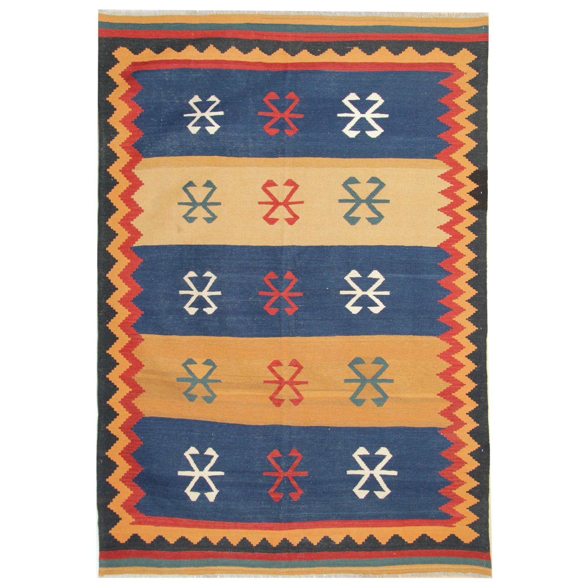 Orientalischer handgefertigter Kelim-Teppich aus Wolle in Beige und Blau, Stammeskunst