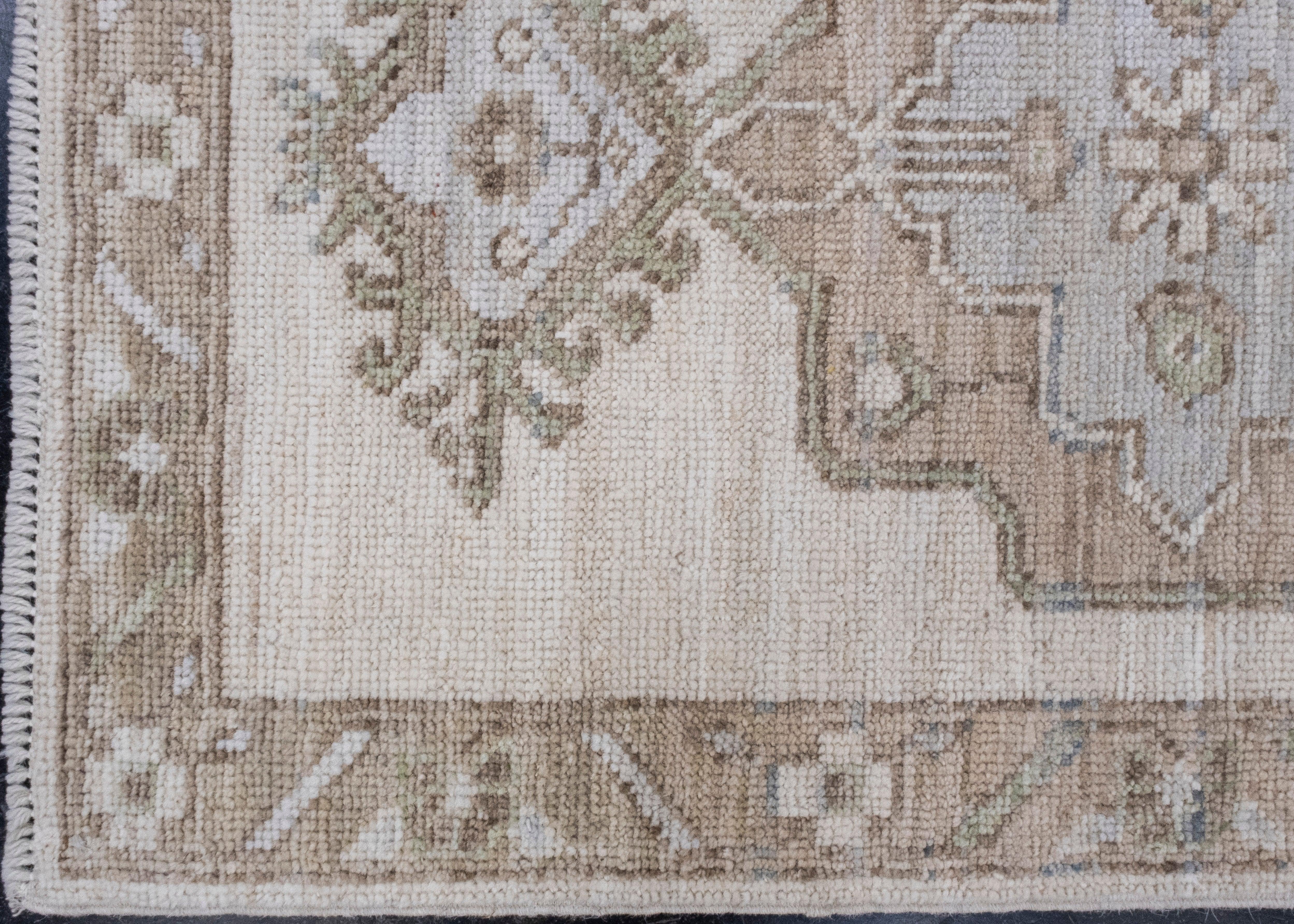 Orientalischer handgefertigter Oushak-Teppich 2' x 3'2