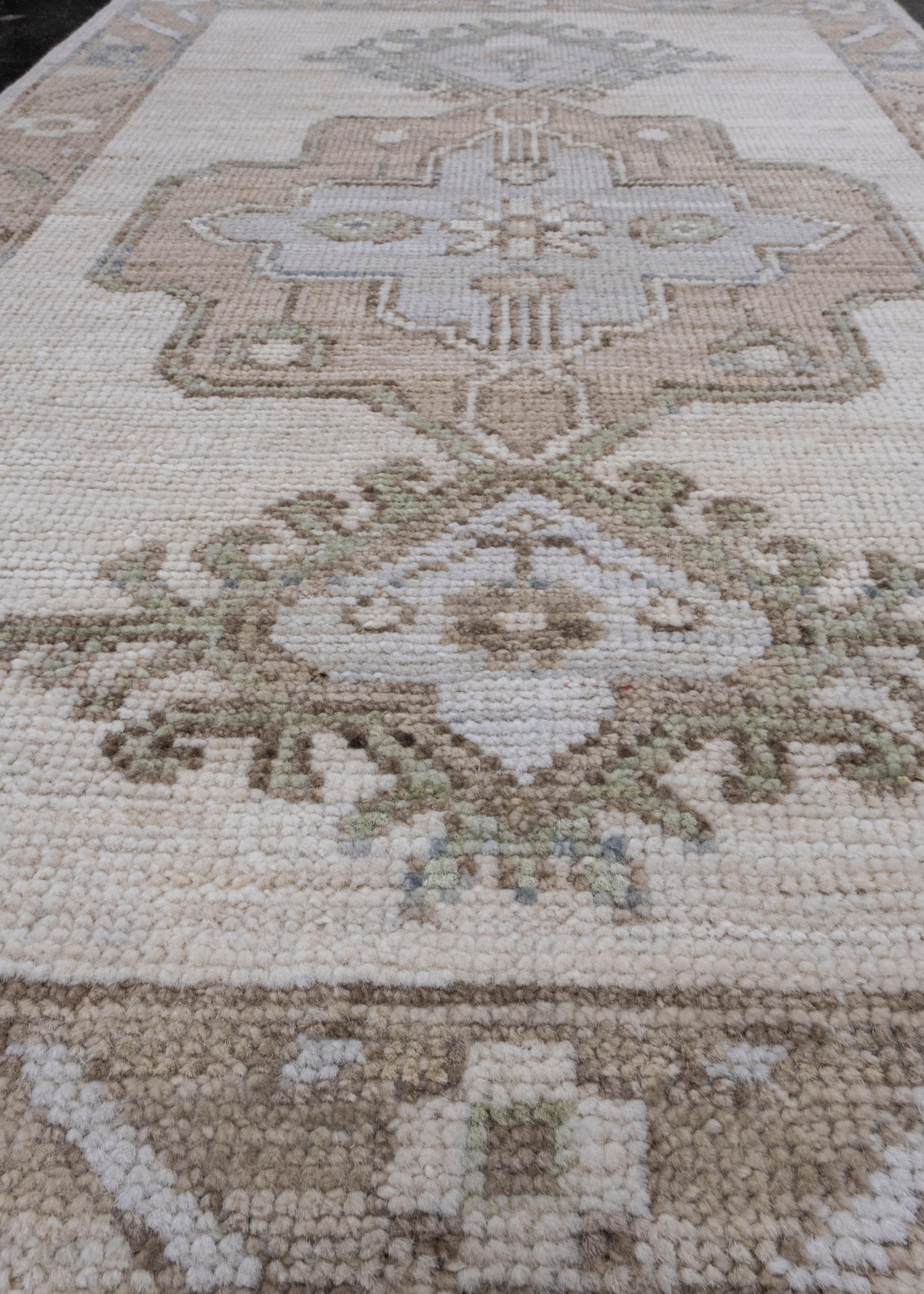 Orientalischer handgefertigter Oushak-Teppich 2' x 3'2