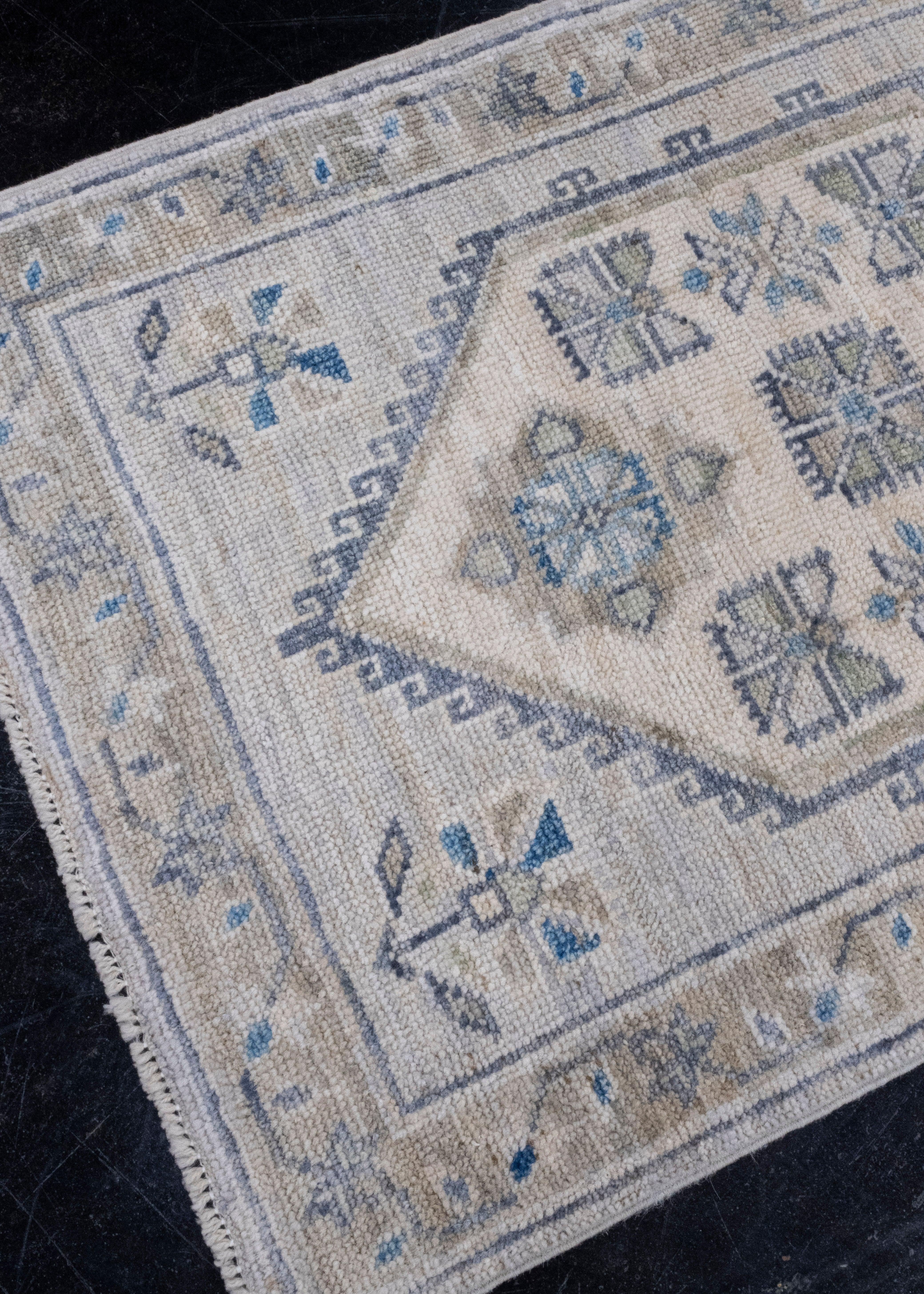 Hand-Knotted Oriental Handmade Oushak Rug 2'2