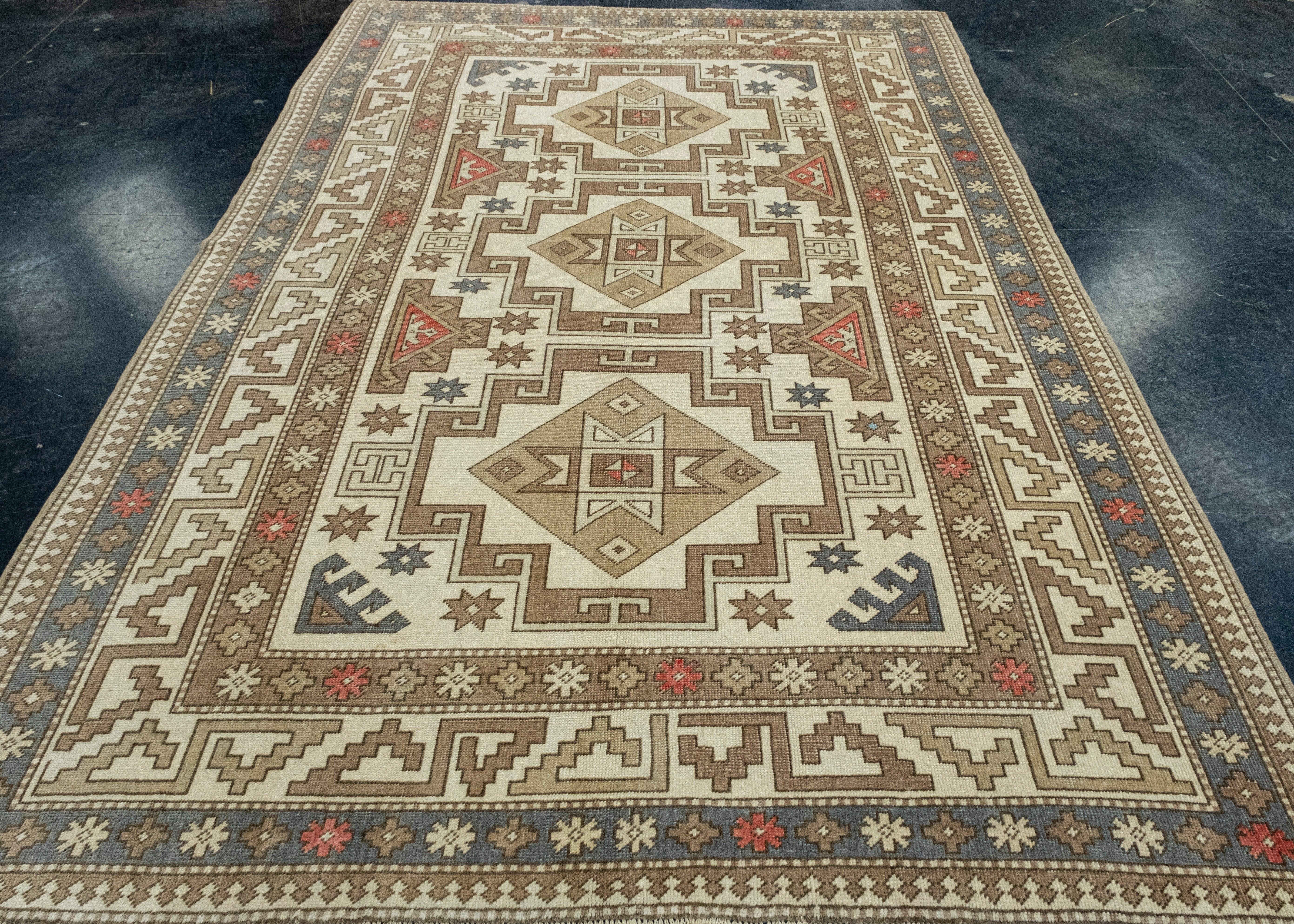 Oriental Handwoven Vintage Rug 6'7