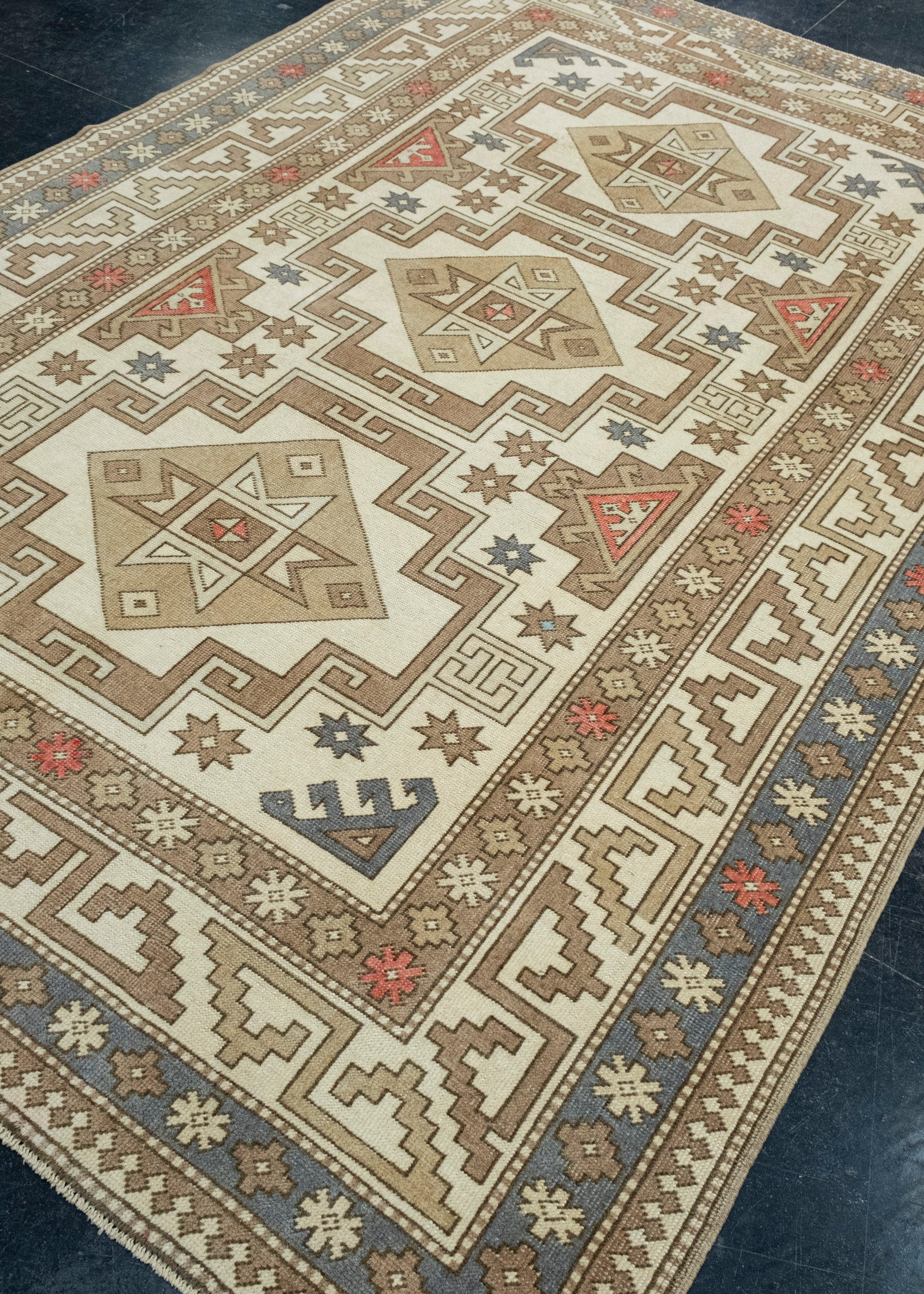 Turkish Oriental Handwoven Vintage Rug 6'7