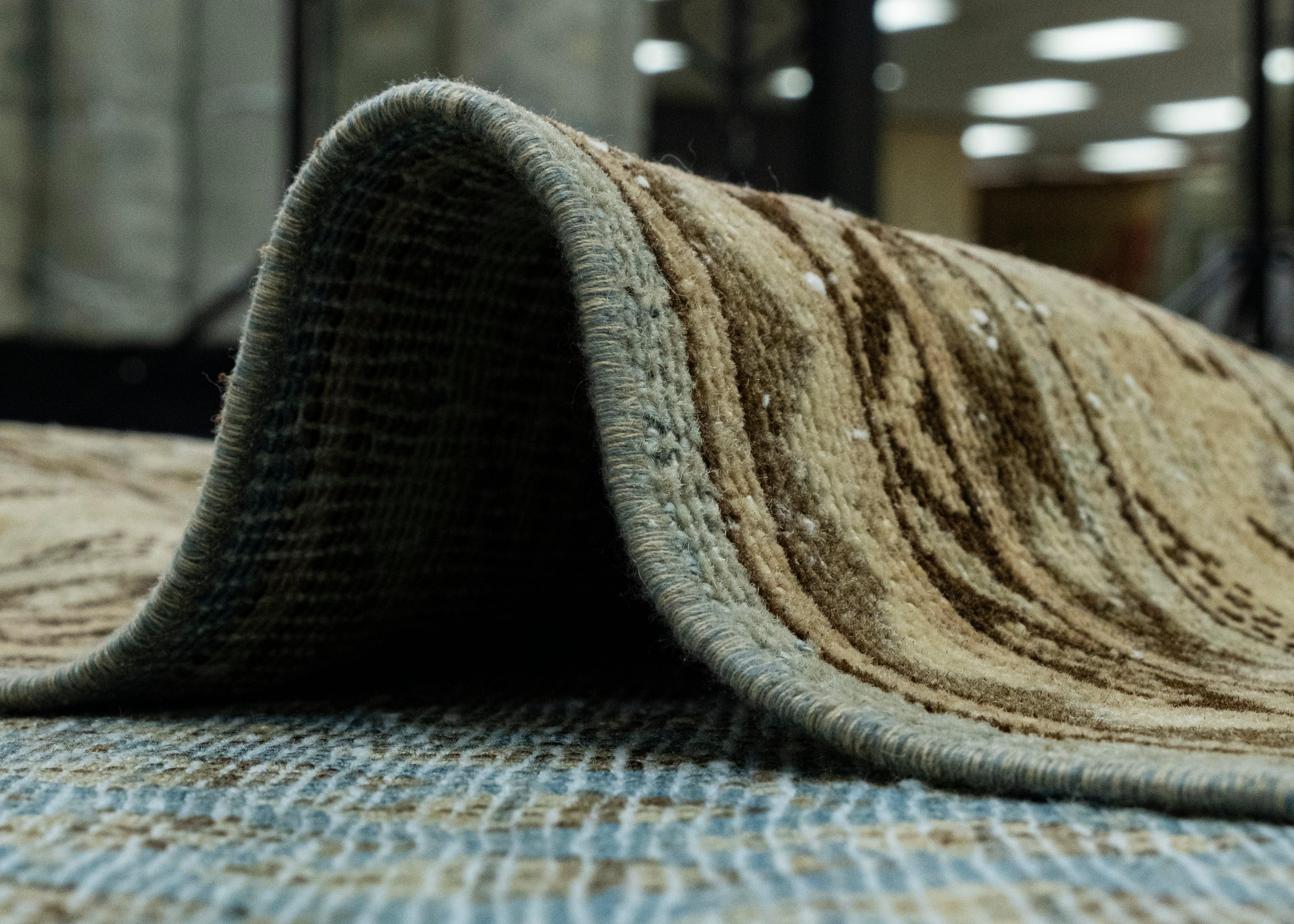Oriental Handwoven Vintage Rug 7'2