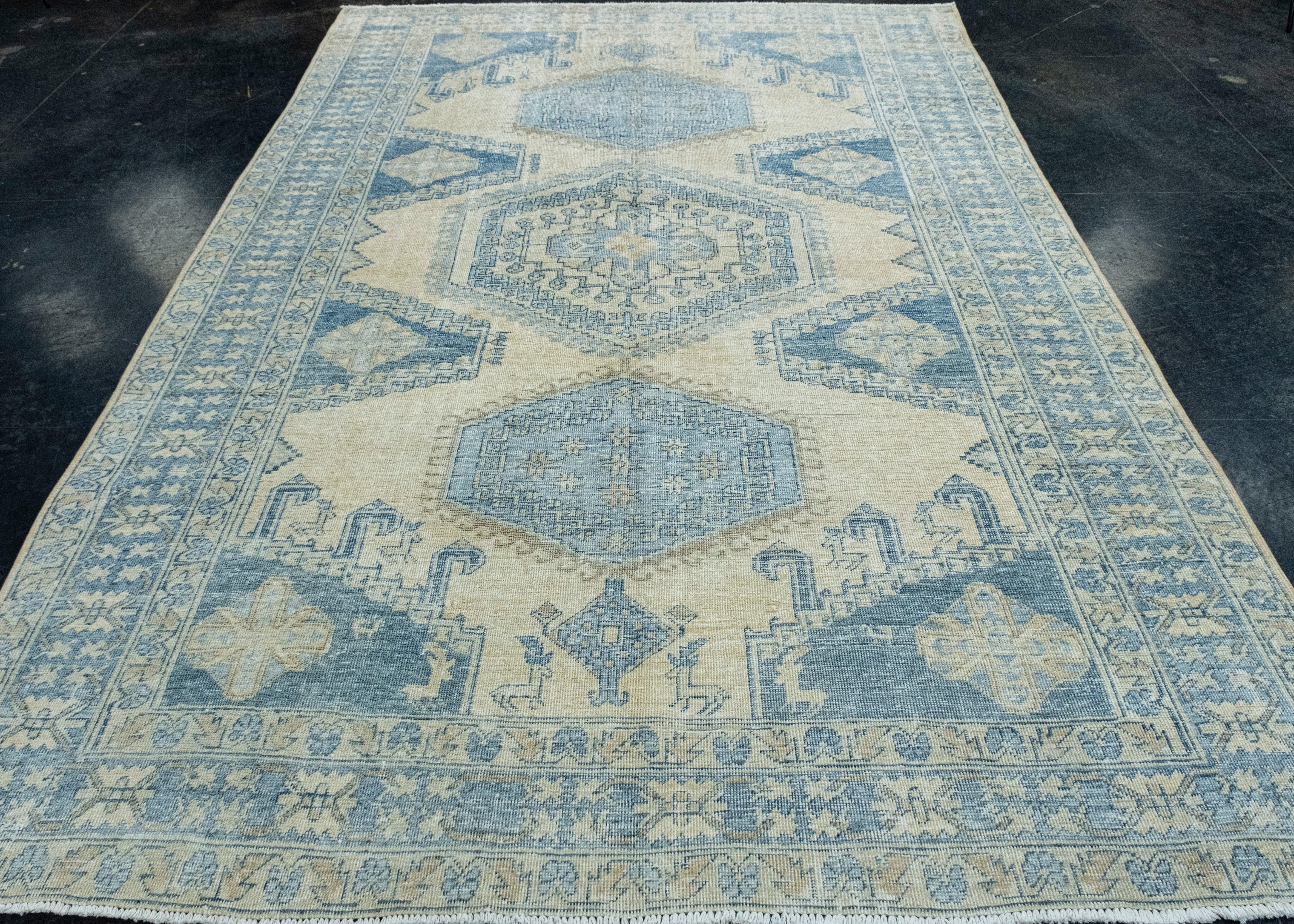 Oriental Handwoven Vintage Rug 7'3