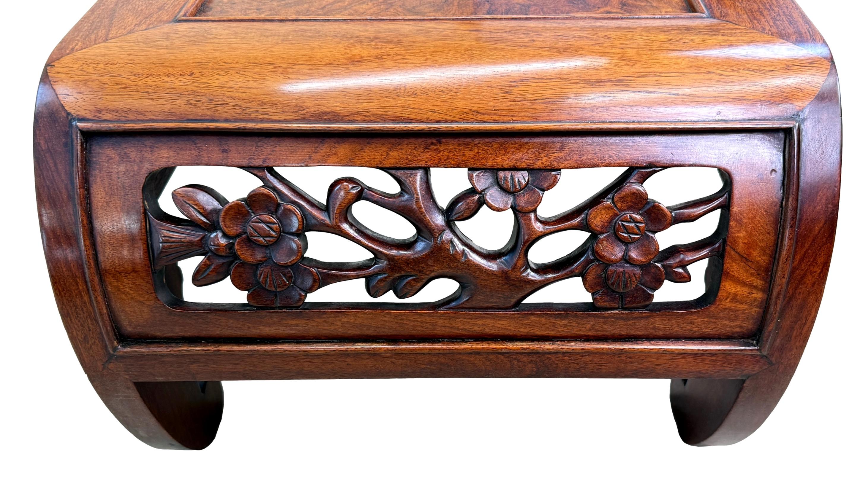 Tavolino orientale in legno duro del XIX secolo per l'oppio In condizioni buone in vendita a Bedfordshire, GB