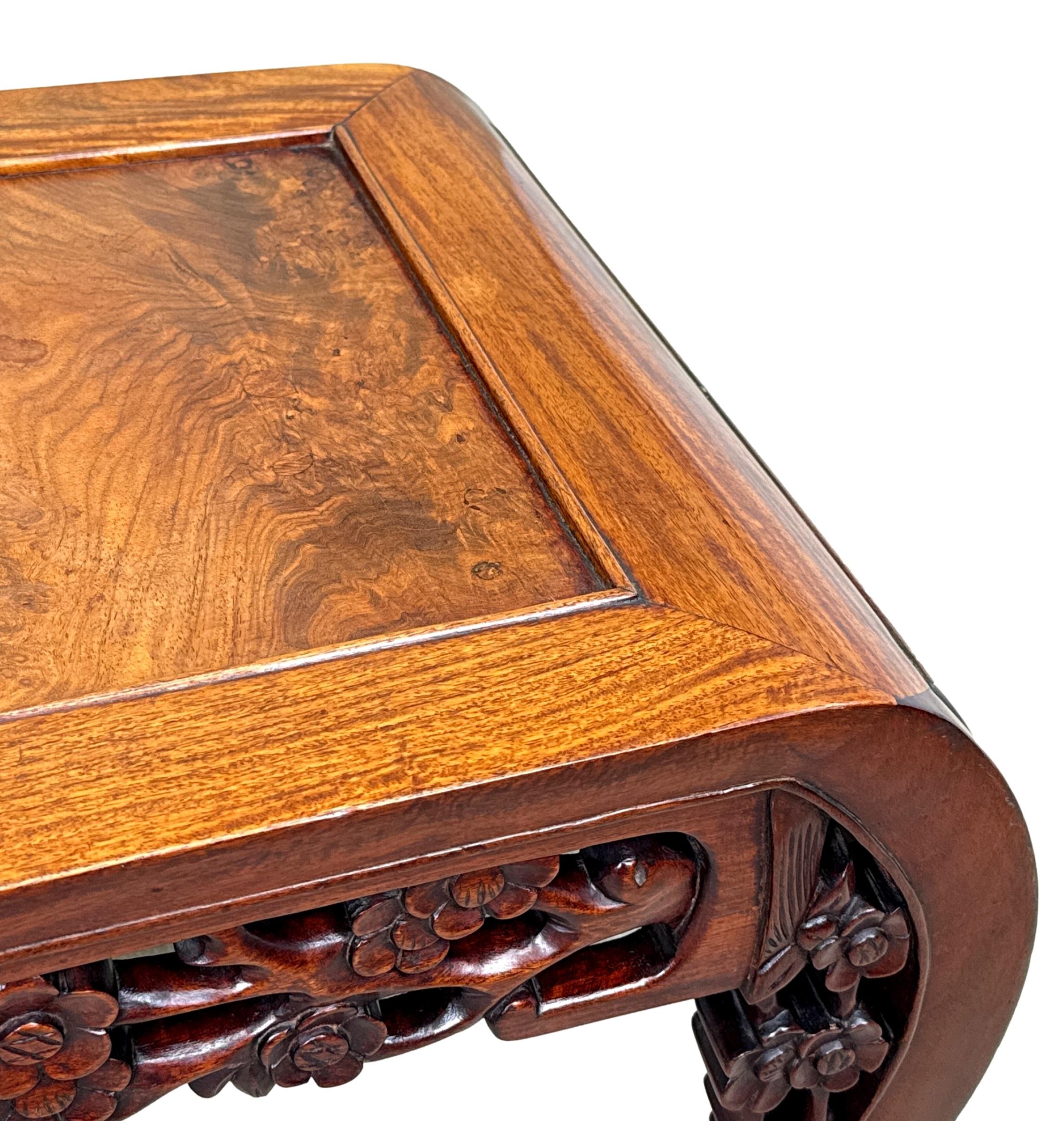 Legno massiccio Tavolino orientale in legno duro del XIX secolo per l'oppio in vendita