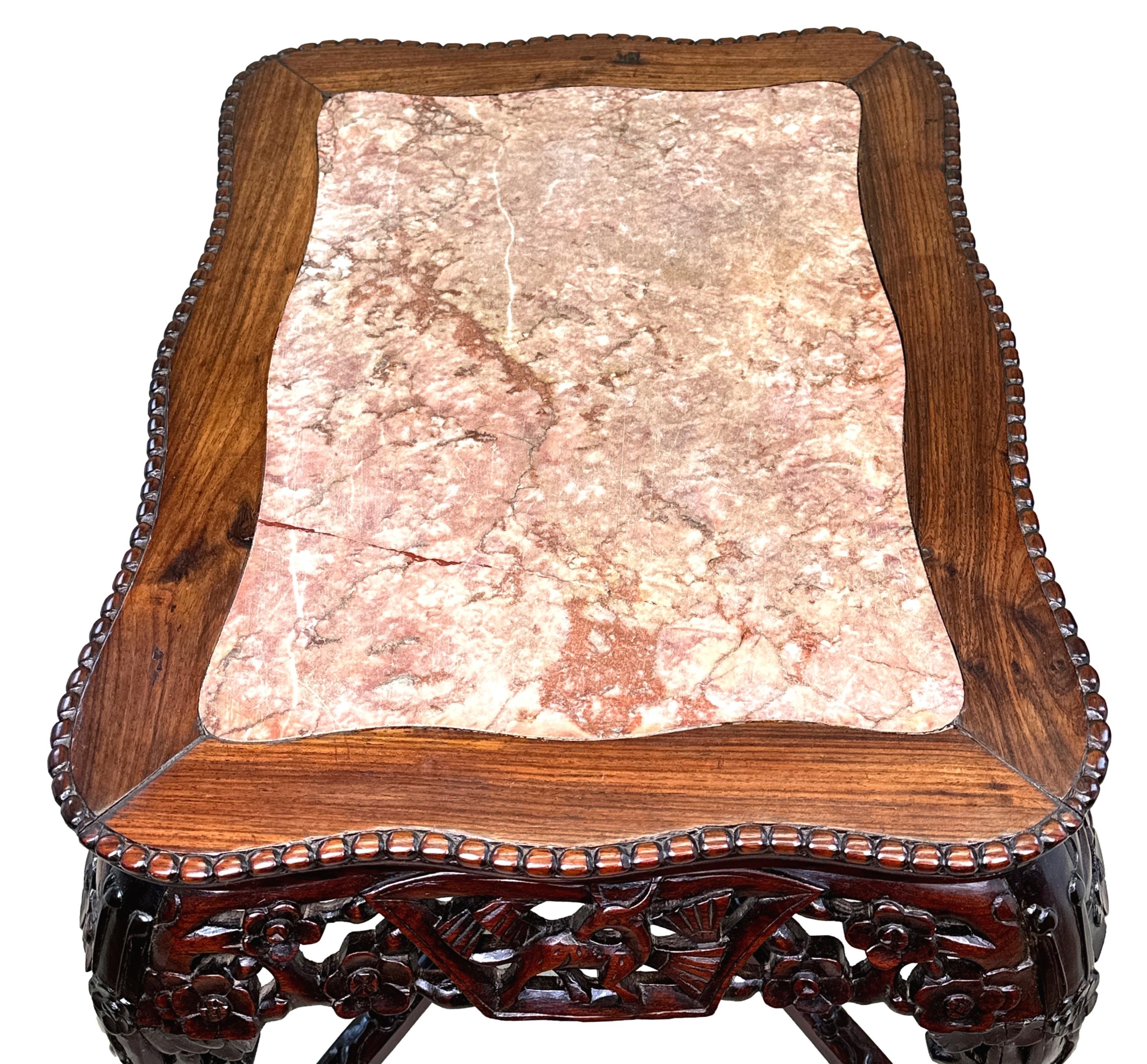 Table basse rectangulaire en bois dur oriental du XIXe siècle en vente 1