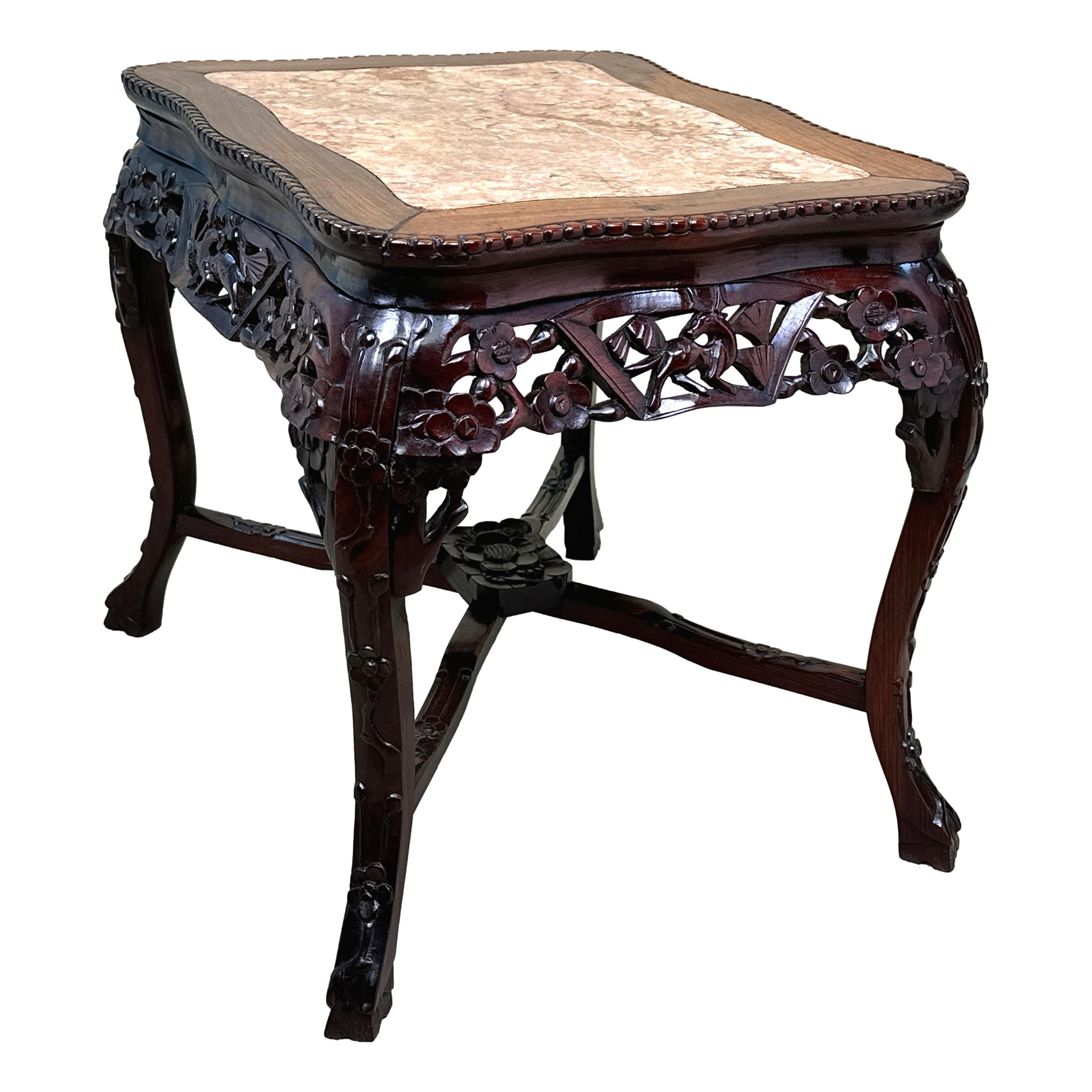 Table basse rectangulaire en bois dur oriental du XIXe siècle en vente 2