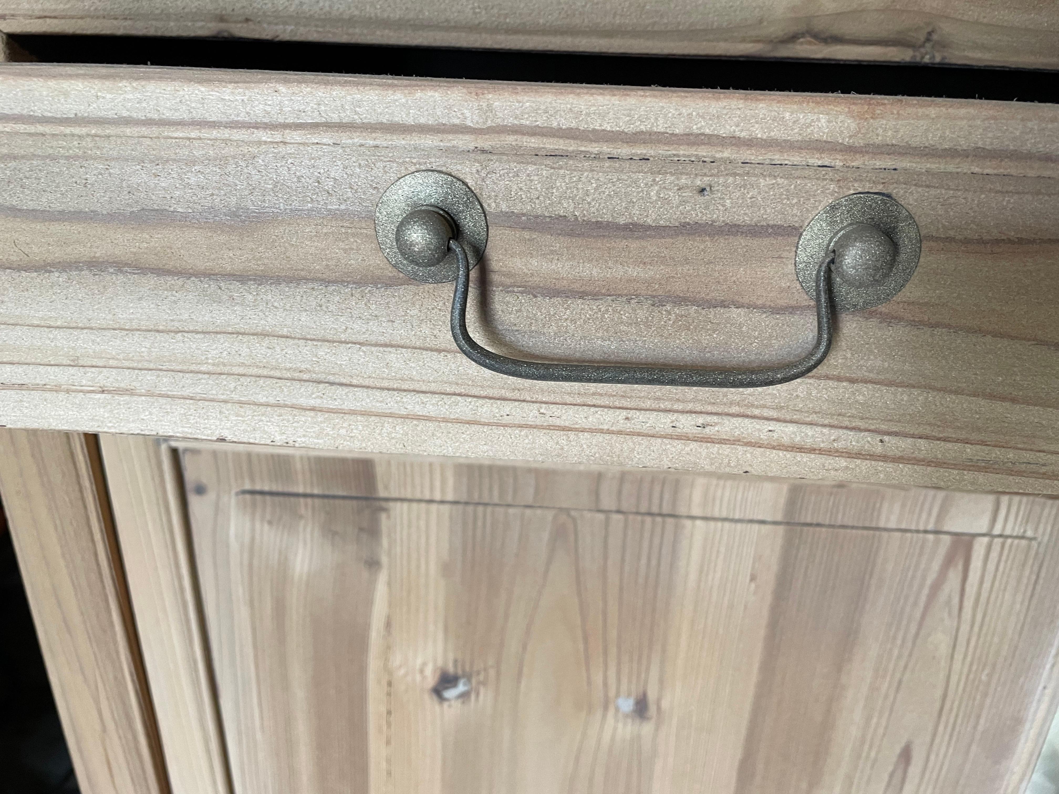 20th Century Oriental Kitchen Drinks Cabinet Cupboard For Sale