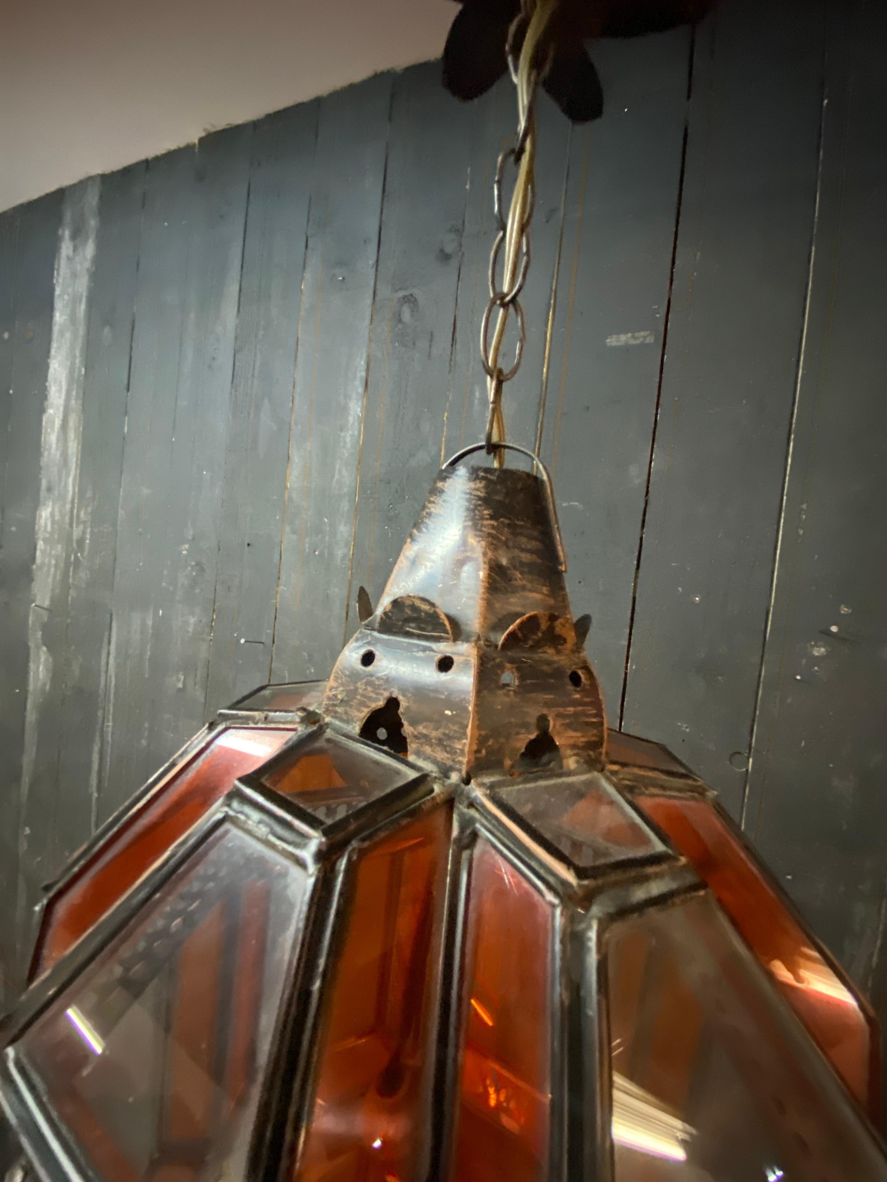 Lanterne orientale en cuivre et verre blanc et orange, vers 1970 en vente 1