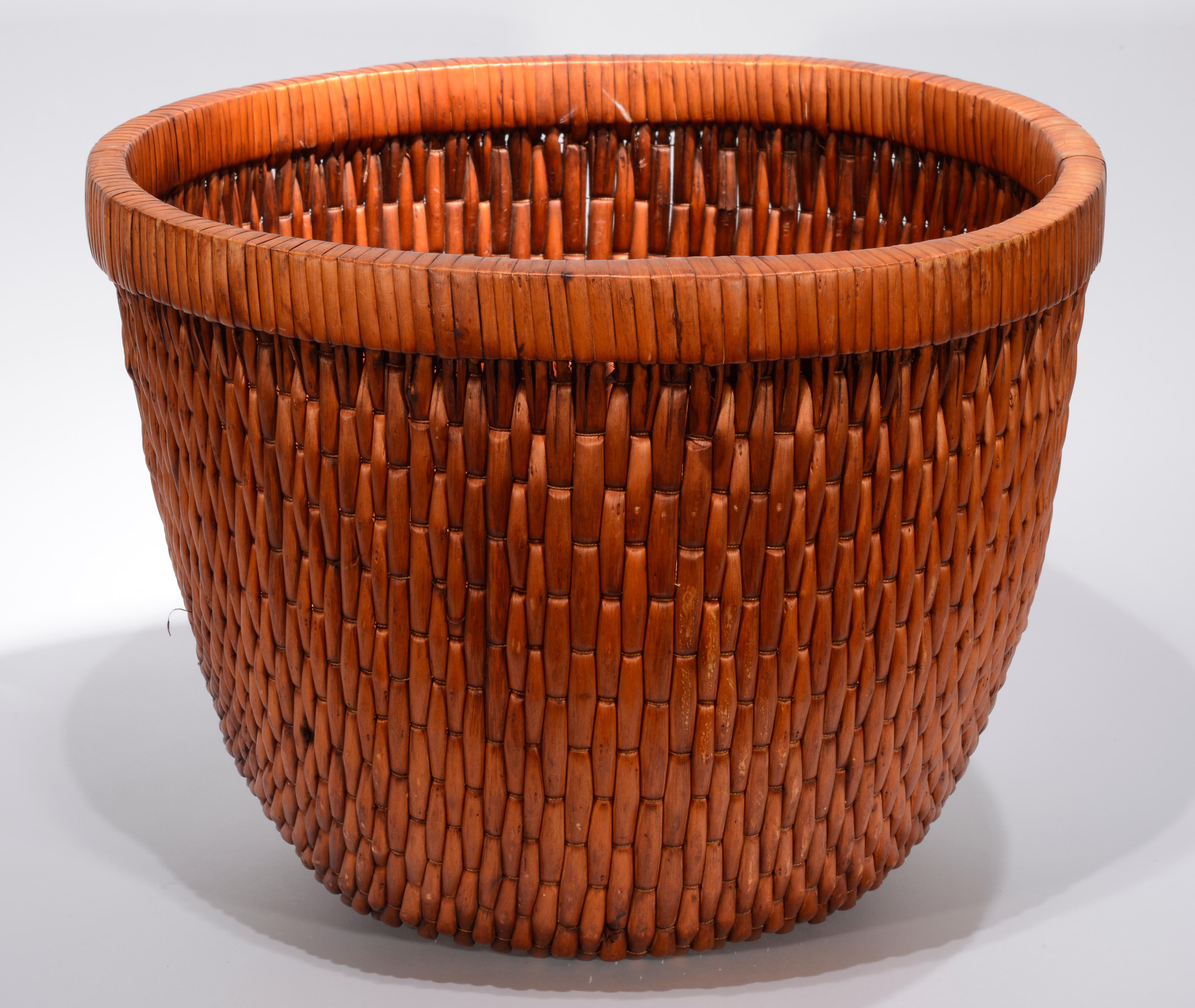 Oriental Large Fisherman Basket with Flat Rim In Good Condition For Sale In Clifton Springs, NY