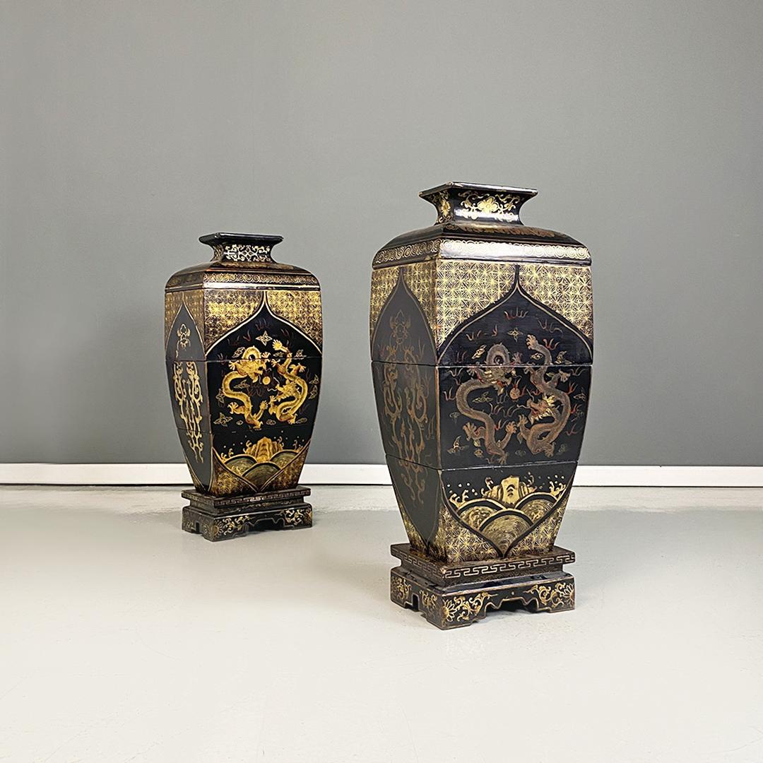 Oriental mid-century modern black wood vases or sculptures with decorations 1950 In Good Condition For Sale In MIlano, IT