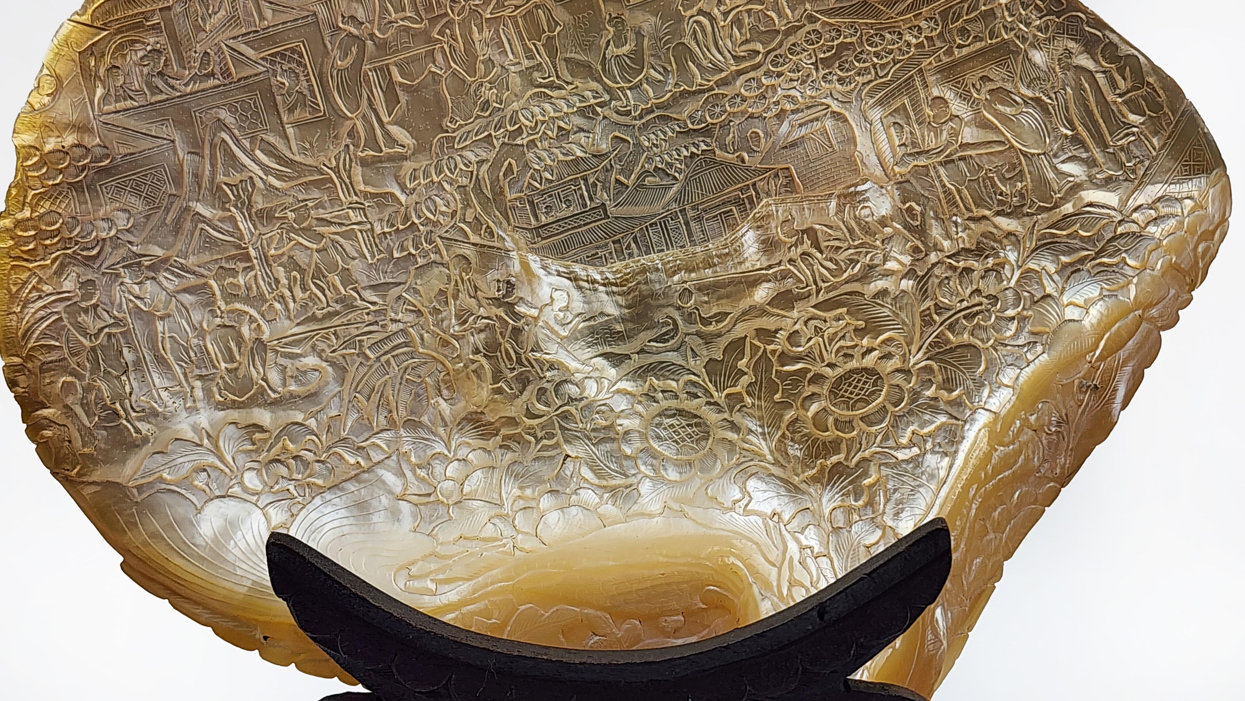 Chinois Coquillage oriental sculpté en bas-relief en vente