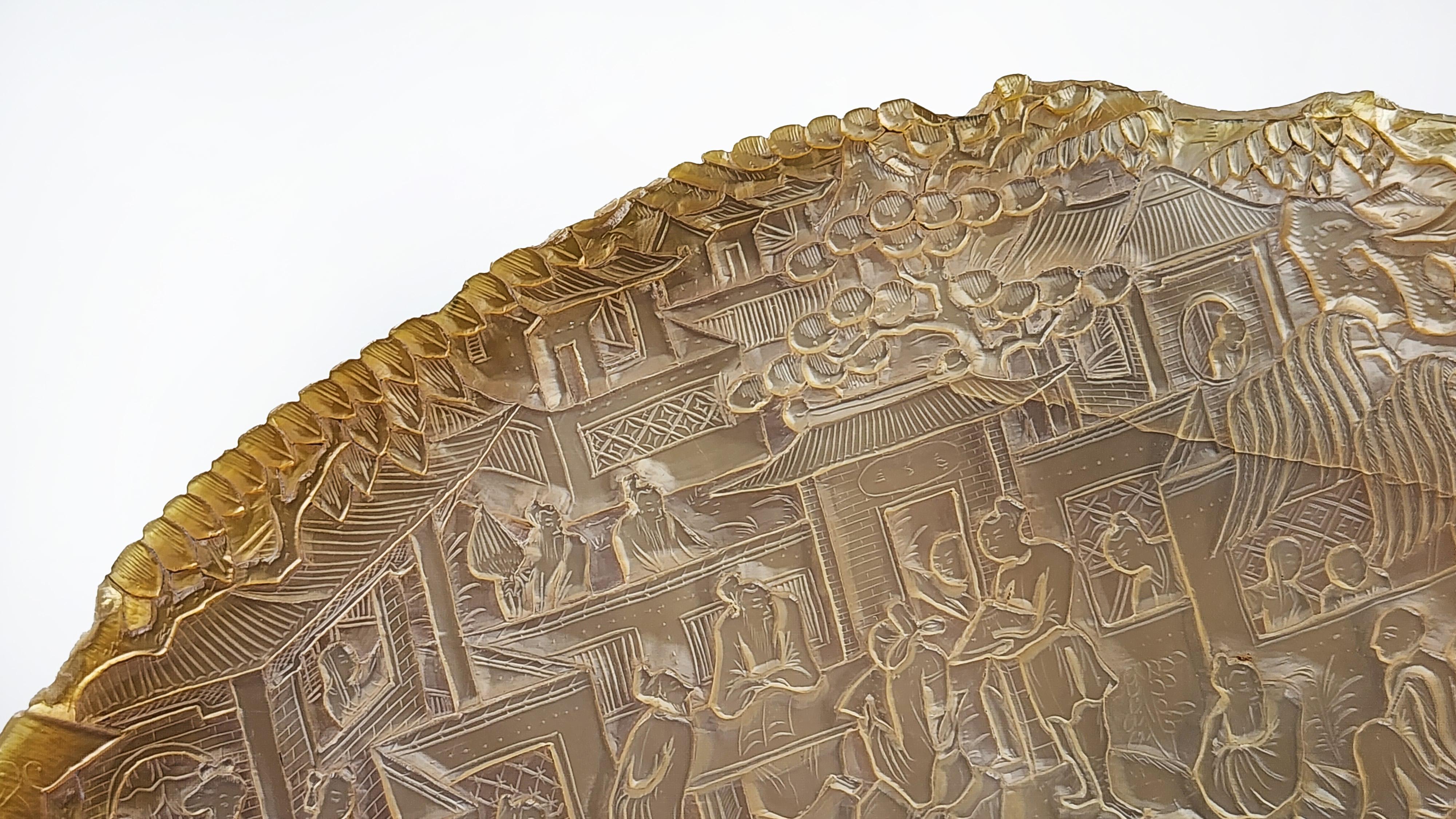 Sculpté à la main Coquillage oriental sculpté en bas-relief en vente