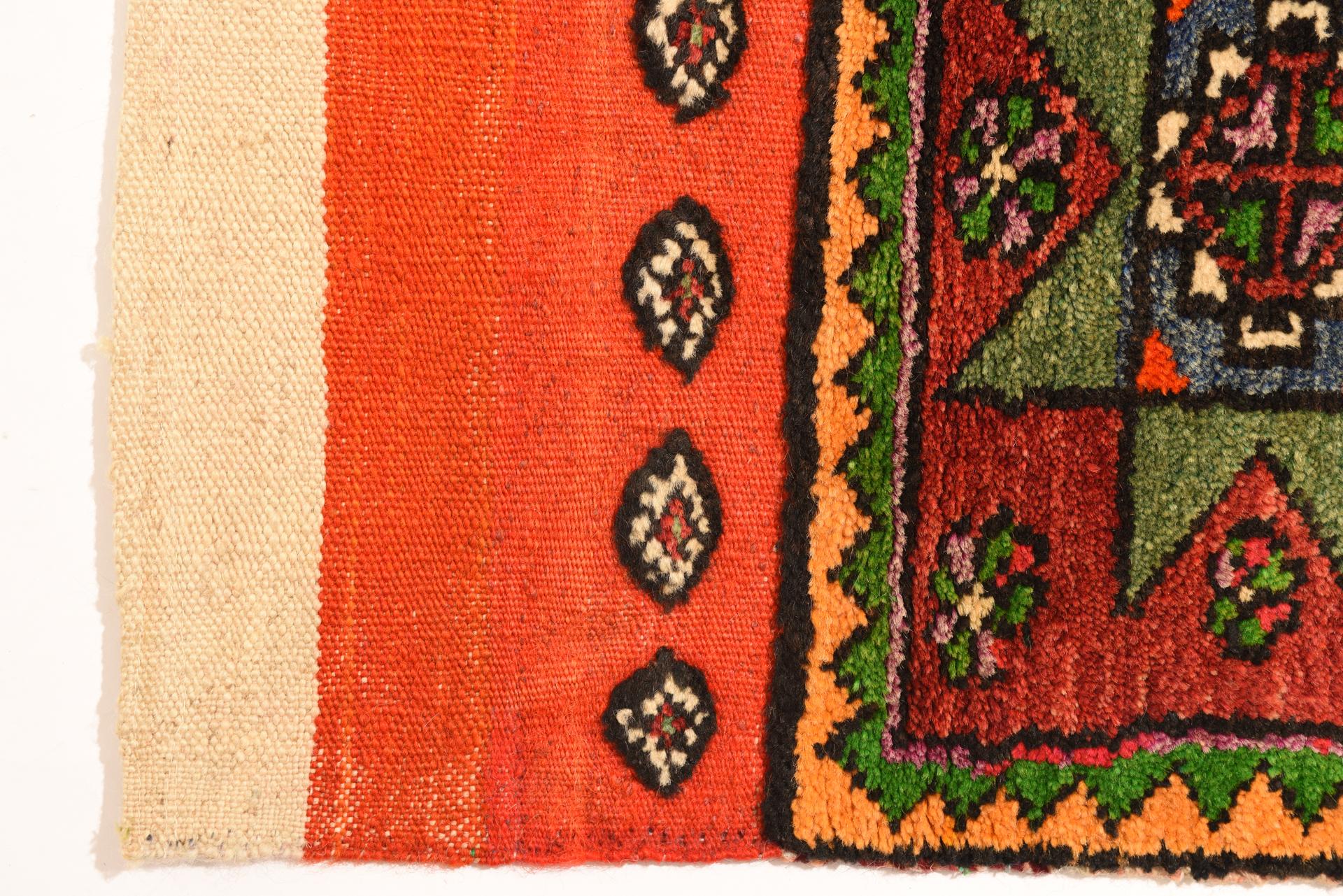 Kilim nómada oriental por una alforja siglo XX en venta
