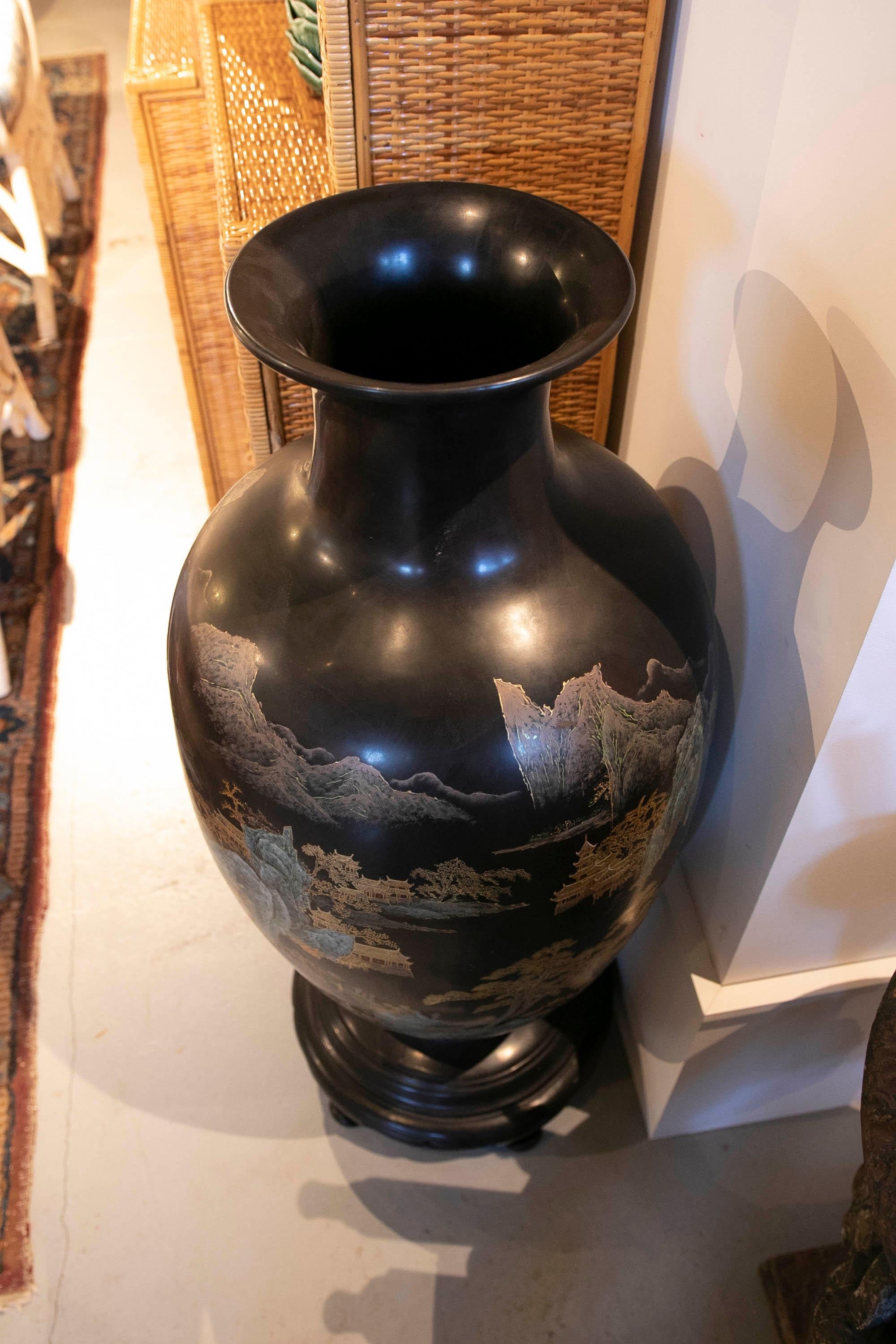  Oriental Pair of Hand-Painted Lacquer Vases with Wooden Base For Sale 16