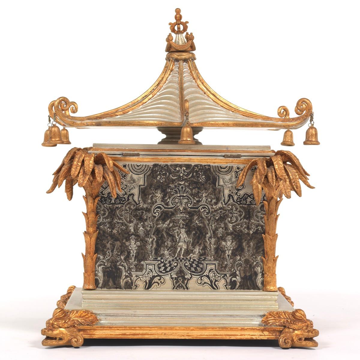 Oriental Pavilion Style Vanity Casket In Good Condition In New York, NY