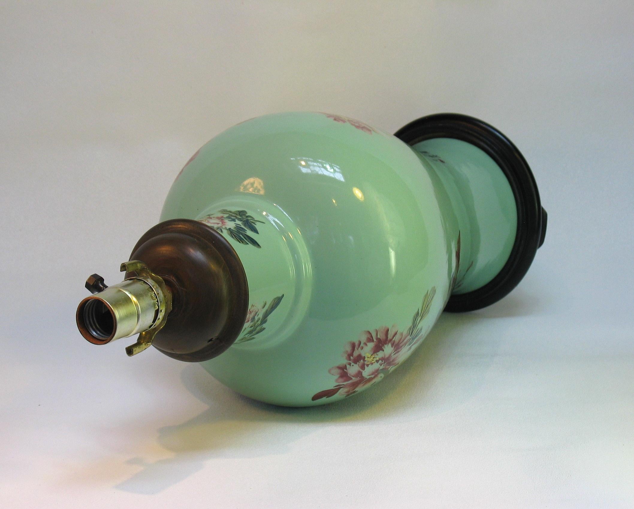 Oriental Porcelain Celadon Glazed Painted Vase Mounted as a Lamp 20th Century In Good Condition For Sale In Ottawa, Ontario