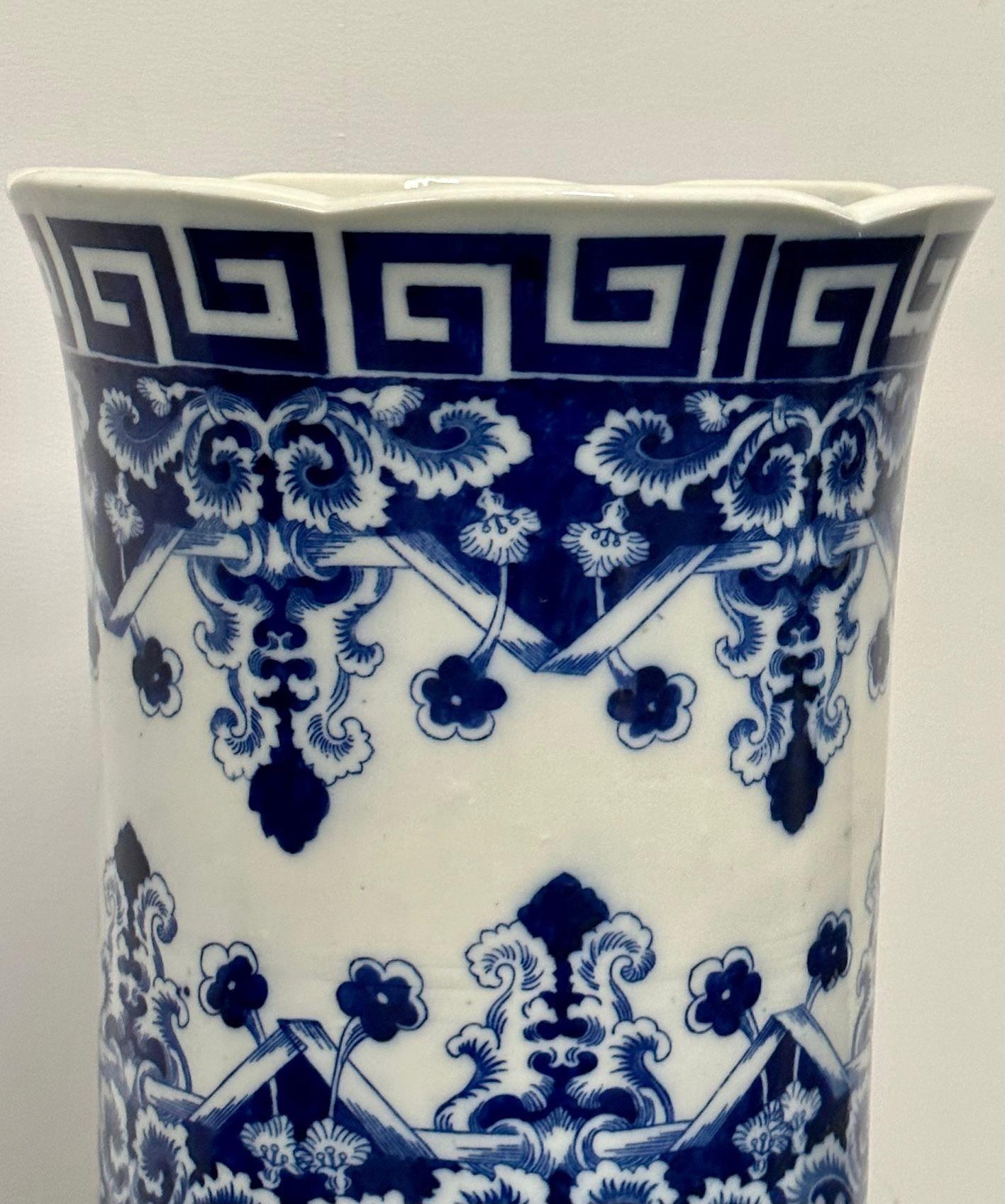 Oriental Porcelain Flow Blue White Umbrella Stand, Large Vase, Floral Decorated For Sale 1