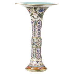 Oriental porcelain - Lotus vase