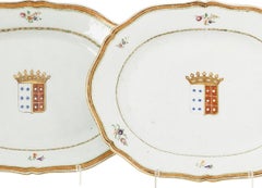Oriental porcelain - Pair of carved serving dishes