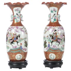 Orientalisches Porzellan – Vasenpaar (77 cm)