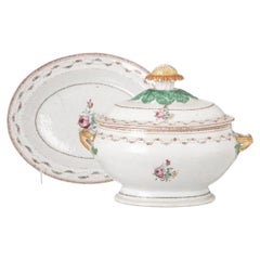 Porcelaine orientale - Soupeuse avec plat de service - Compagnie des Indes orientales