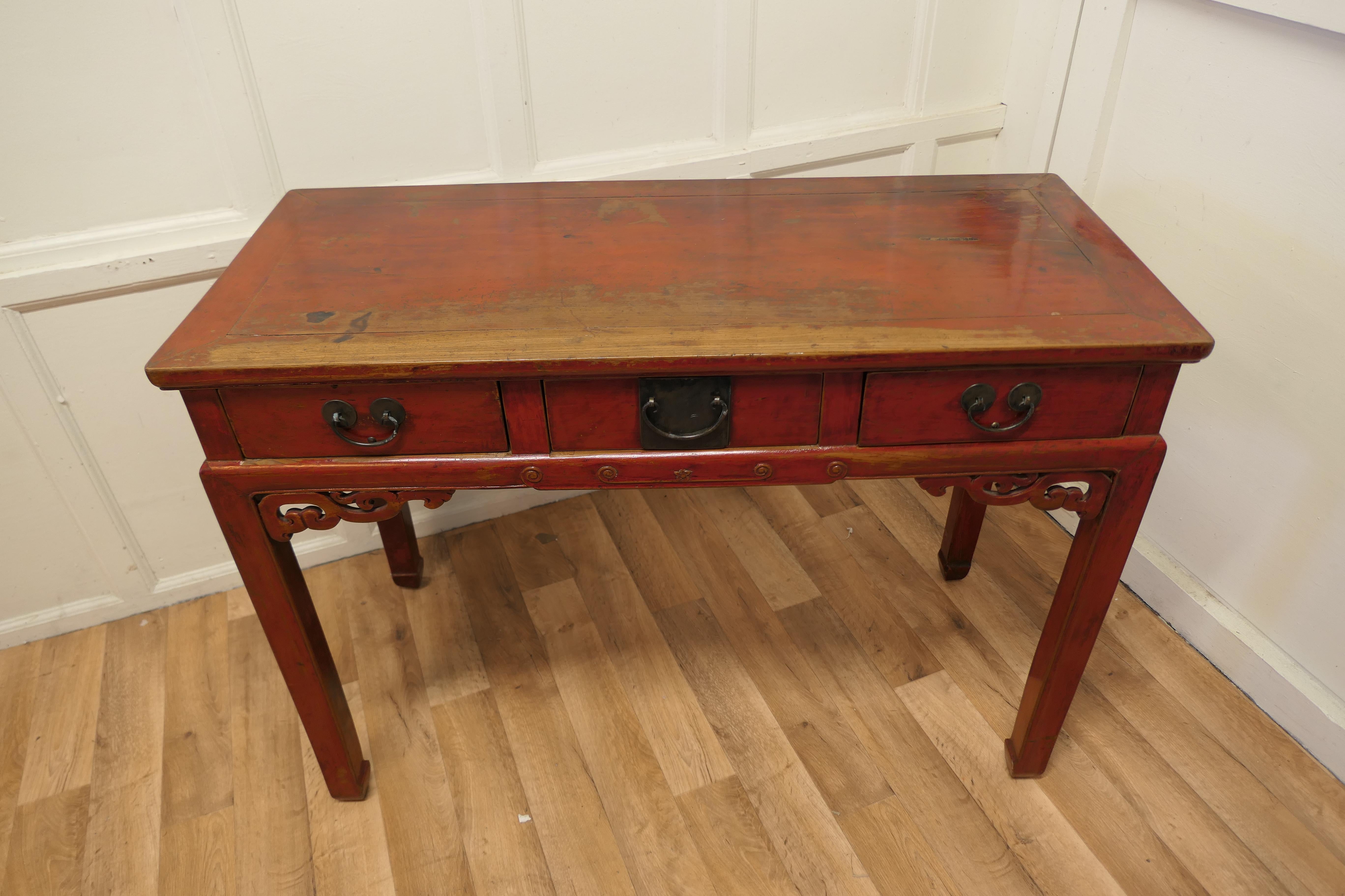 Chinoiserie Oriental Red Lacquered Writing Table or Side Table   For Sale