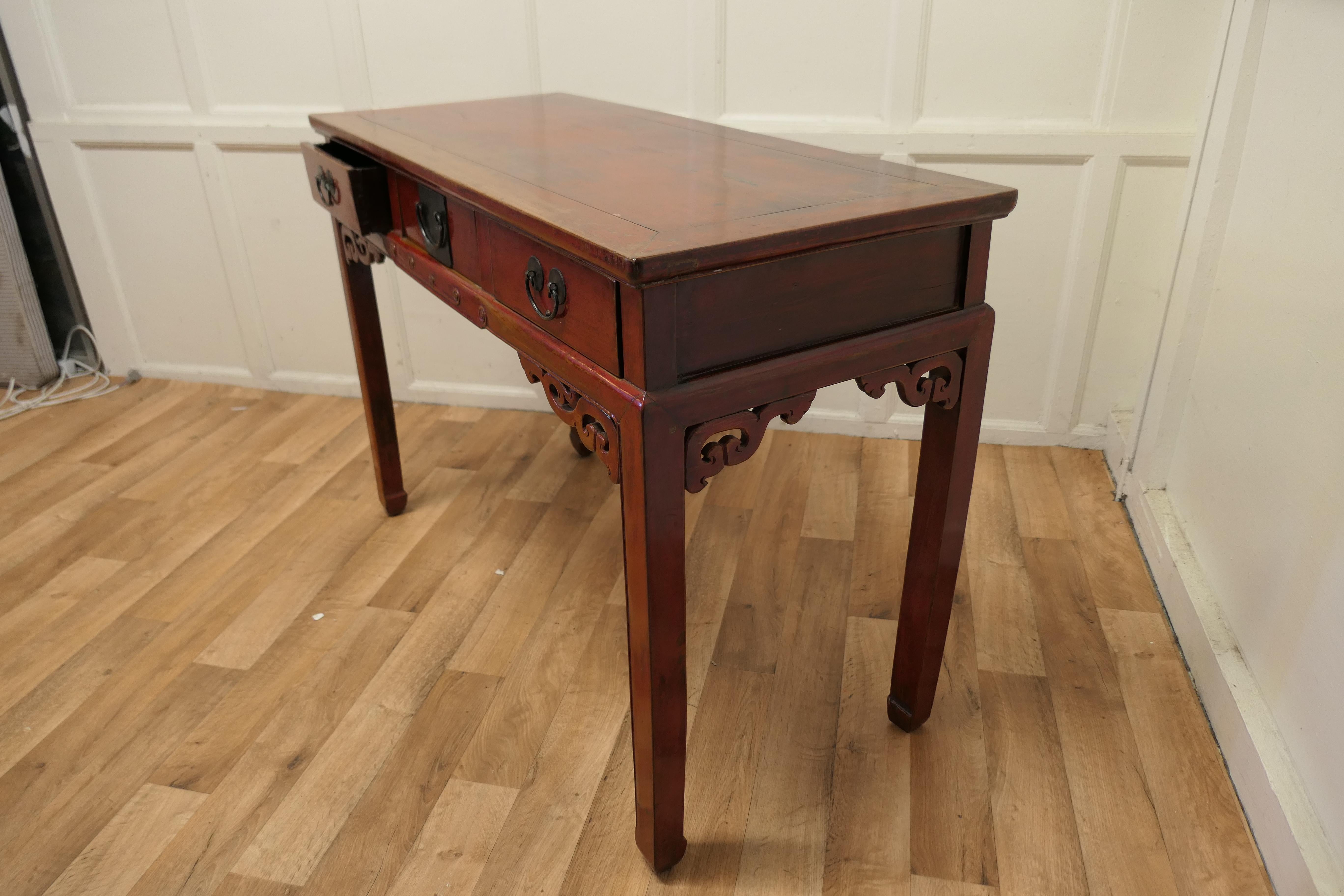Oriental Red Lacquered Writing Table or Side Table   For Sale 2