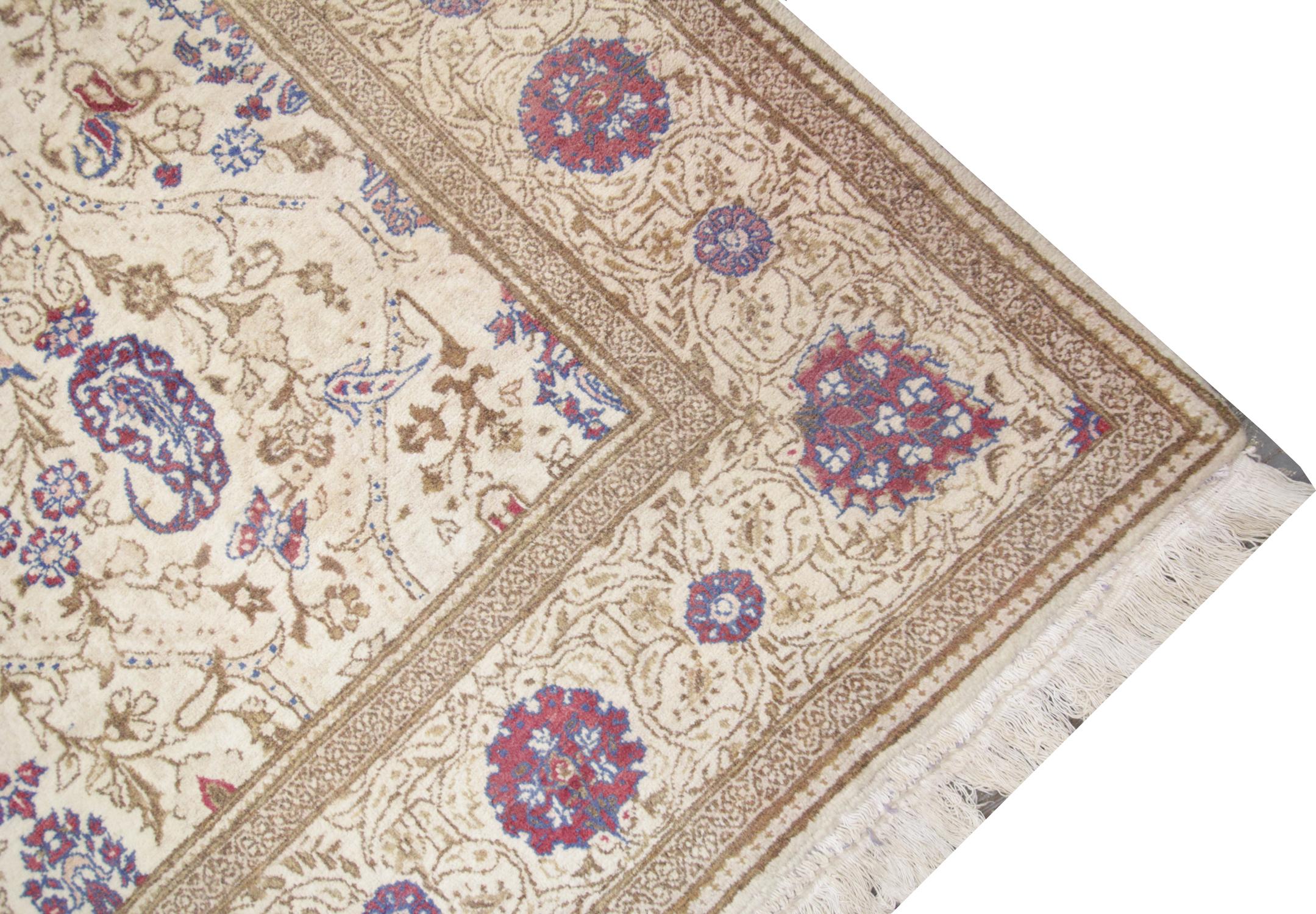 Noué à la main Tapis oriental fait main tapis turc vintage, tapis de salon en laine crème en vente