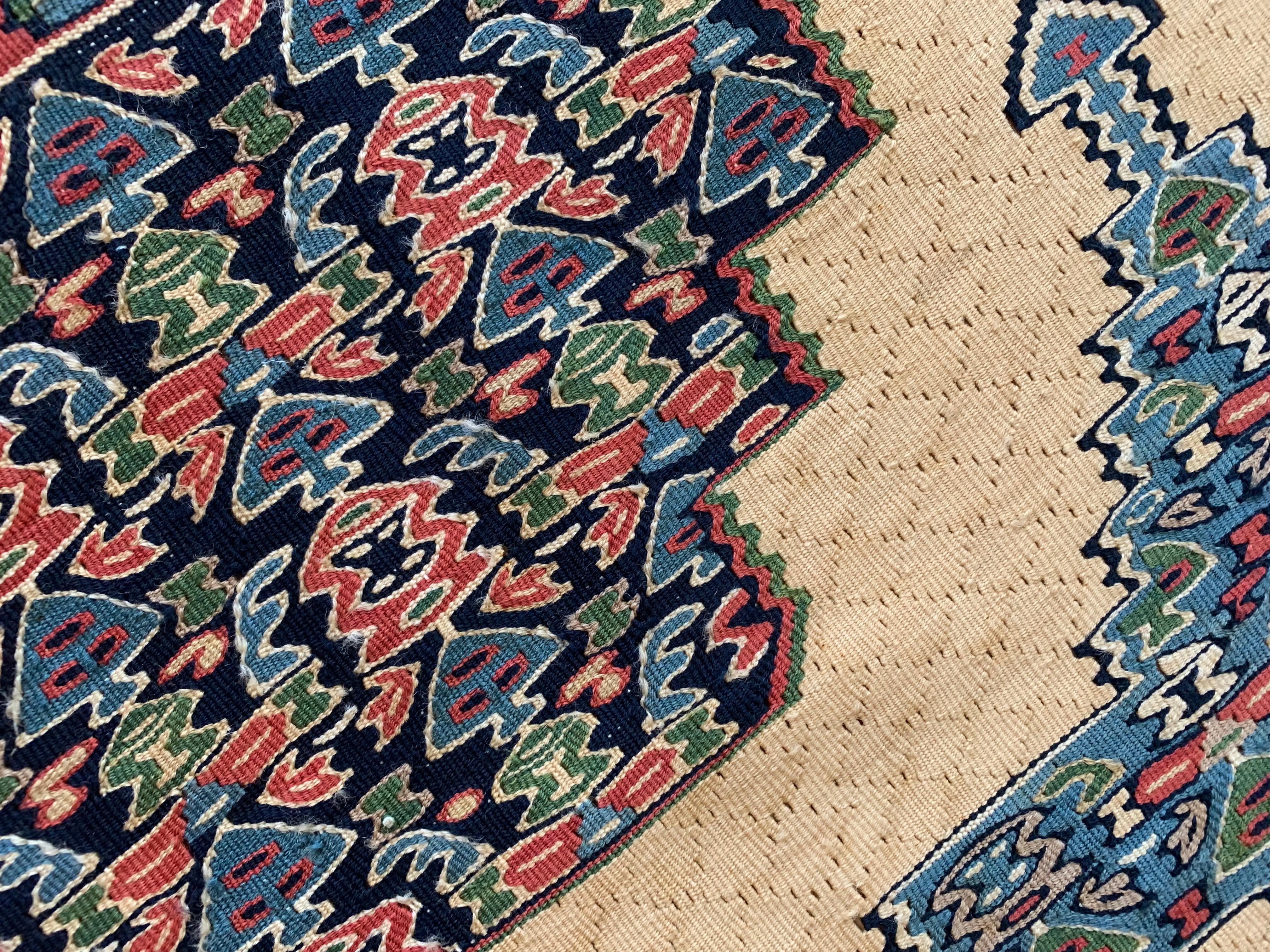 Orientteppiche Flachgewebe Kilims Handgefertigt Teppich Blau Beige Wolle Kilim (Irakisch) im Angebot