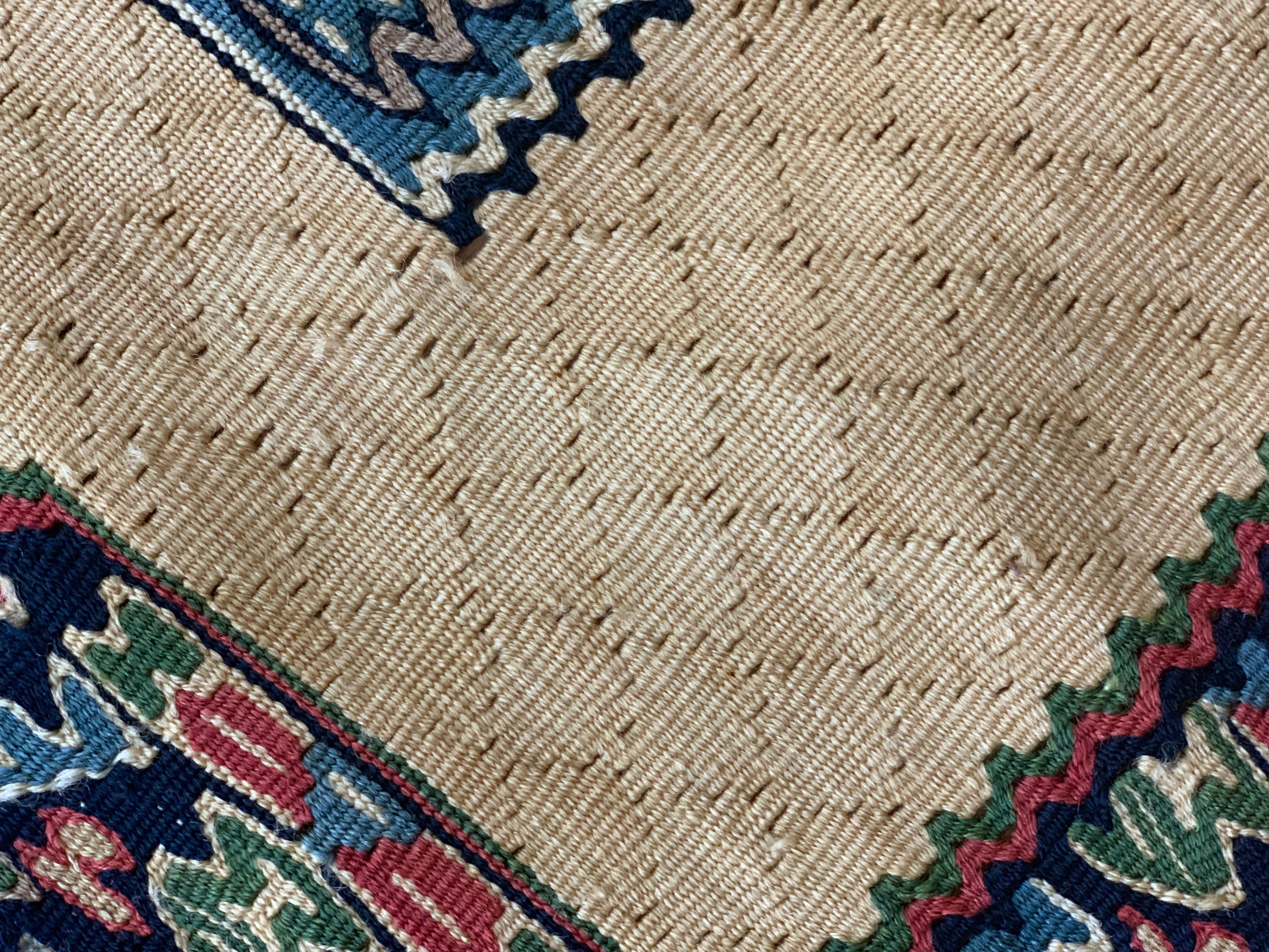 Orientteppiche Flachgewebe Kilims Handgefertigt Teppich Blau Beige Wolle Kilim im Angebot 1