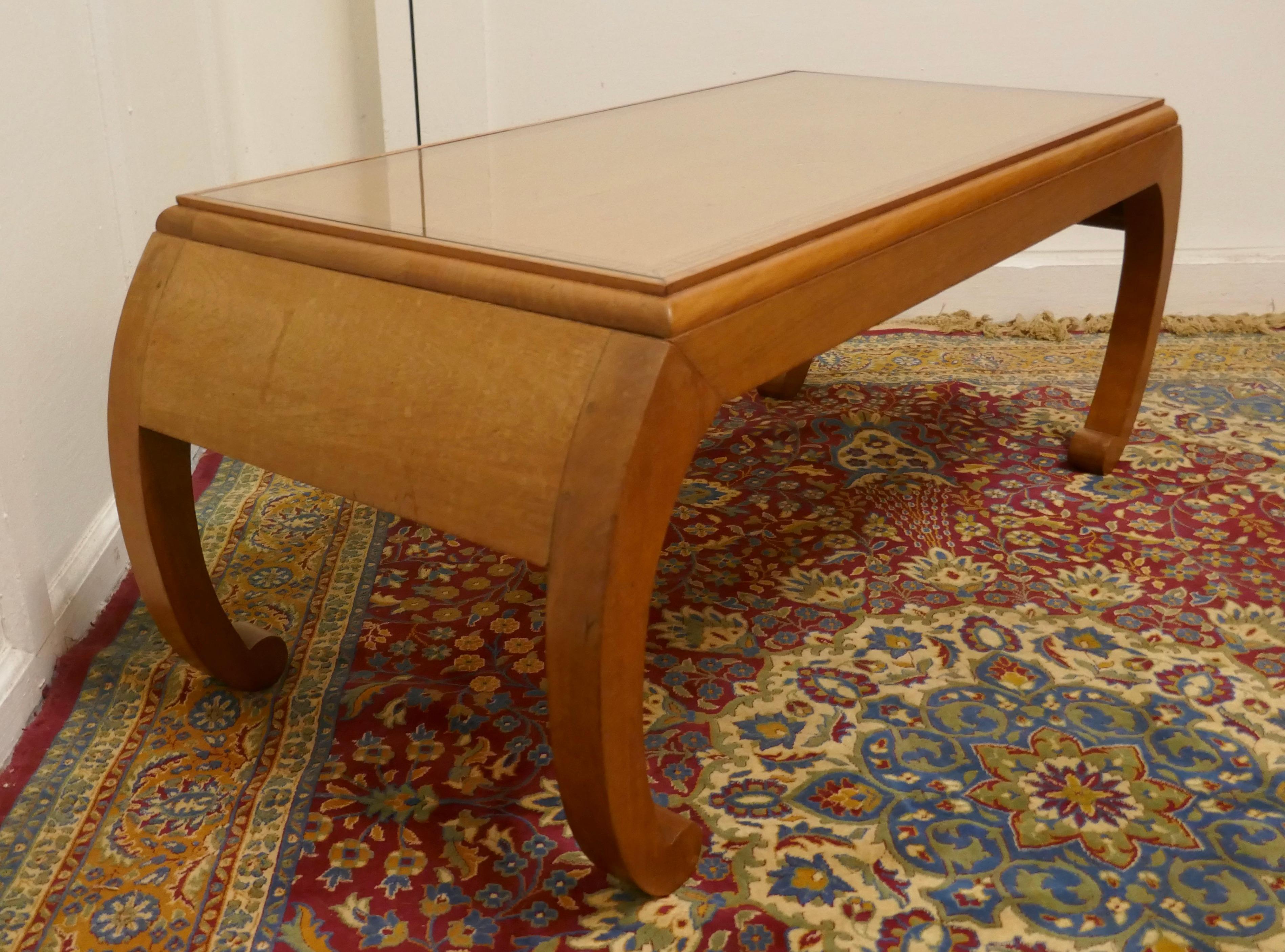 Oriental Satin Walnut Low Table, Coffee Table In Good Condition For Sale In Chillerton, Isle of Wight