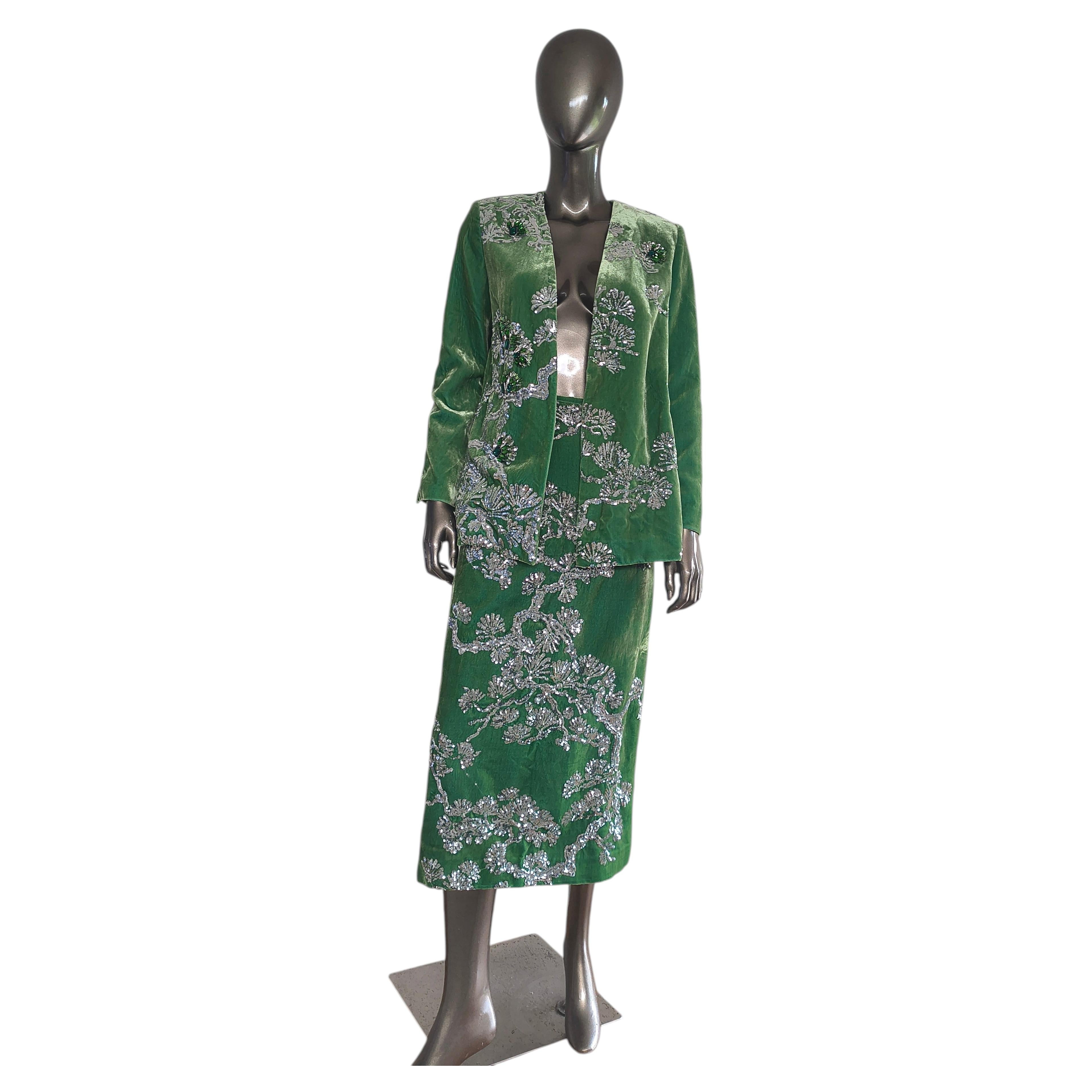Blazer et jupe en velours vert émeraude, mélange de soie orientale, ornés de paillettes – taille S