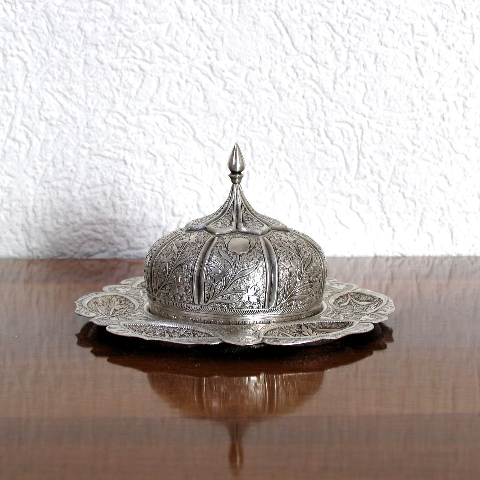 Mid-20th Century Oriental Silver Round Plate with Cover in Repoussé Technique For Sale