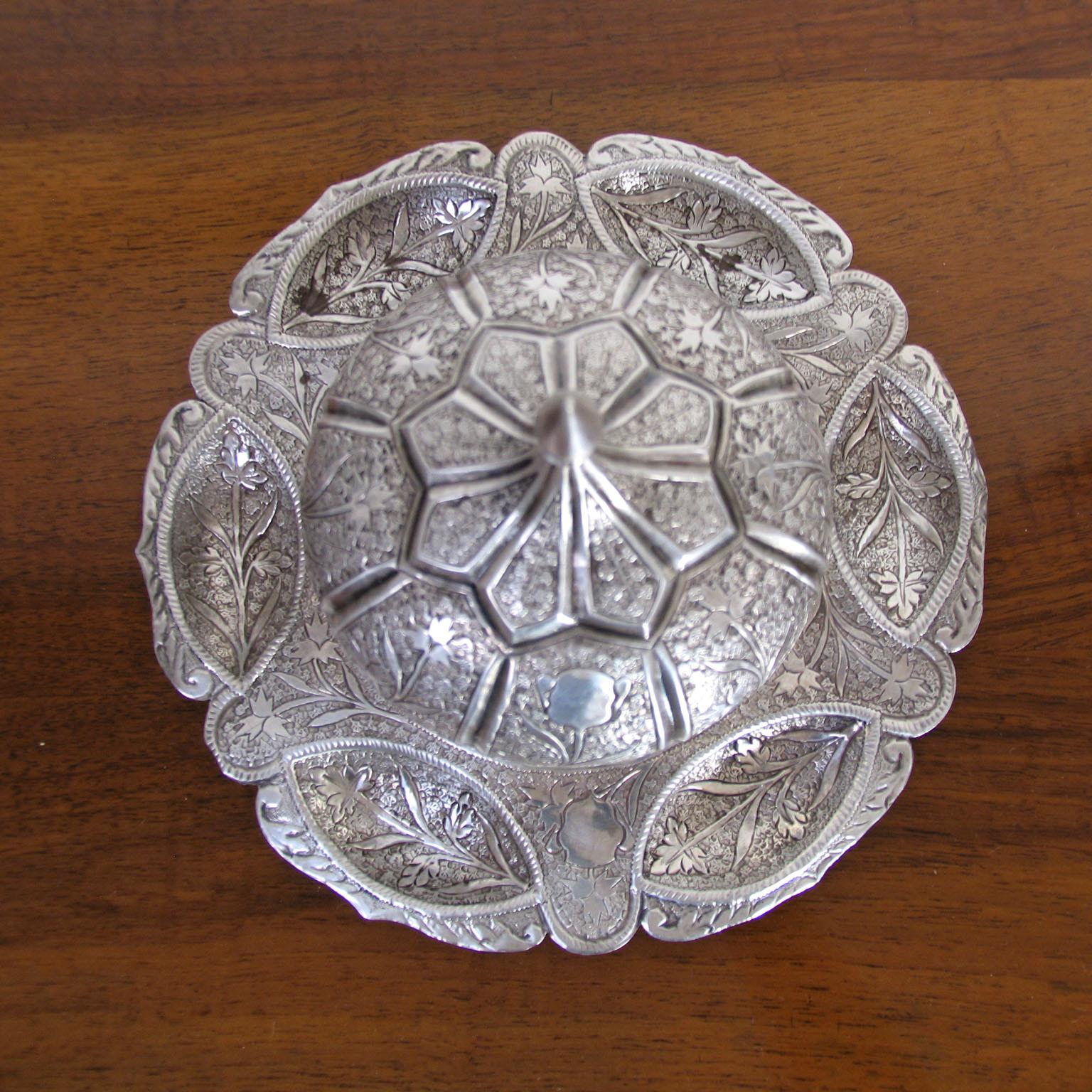 Oriental Silver Round Plate with Cover in Repoussé Technique For Sale 1