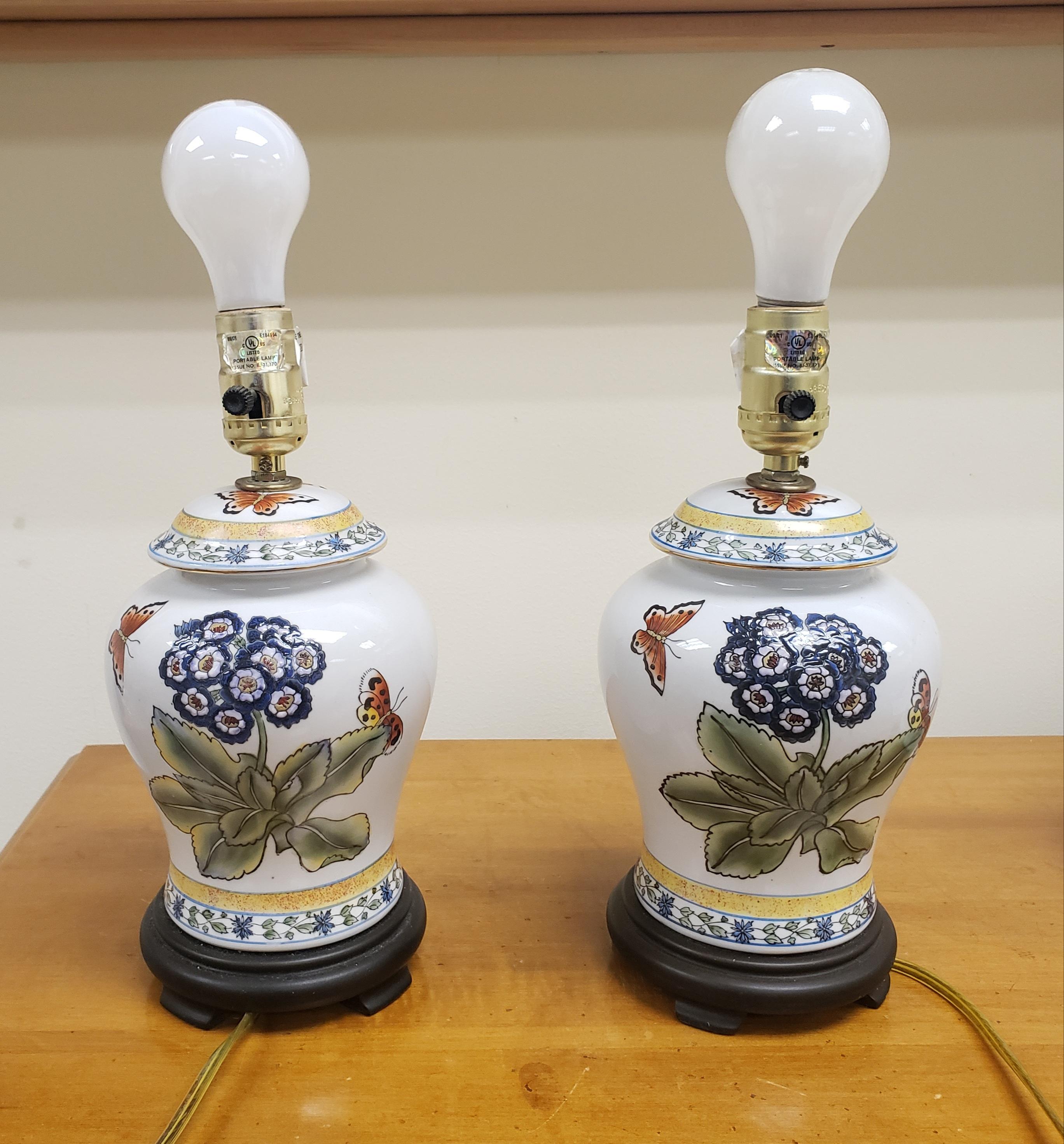 Chinoiserie Oriental Style Porcelain and Painted Flowers Ginger Jar Lamps, a Pair