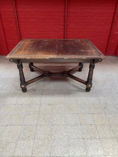 Tisch im orientalischen Stil aus geschnitztem Holz mit Knocheneinlage, 1880