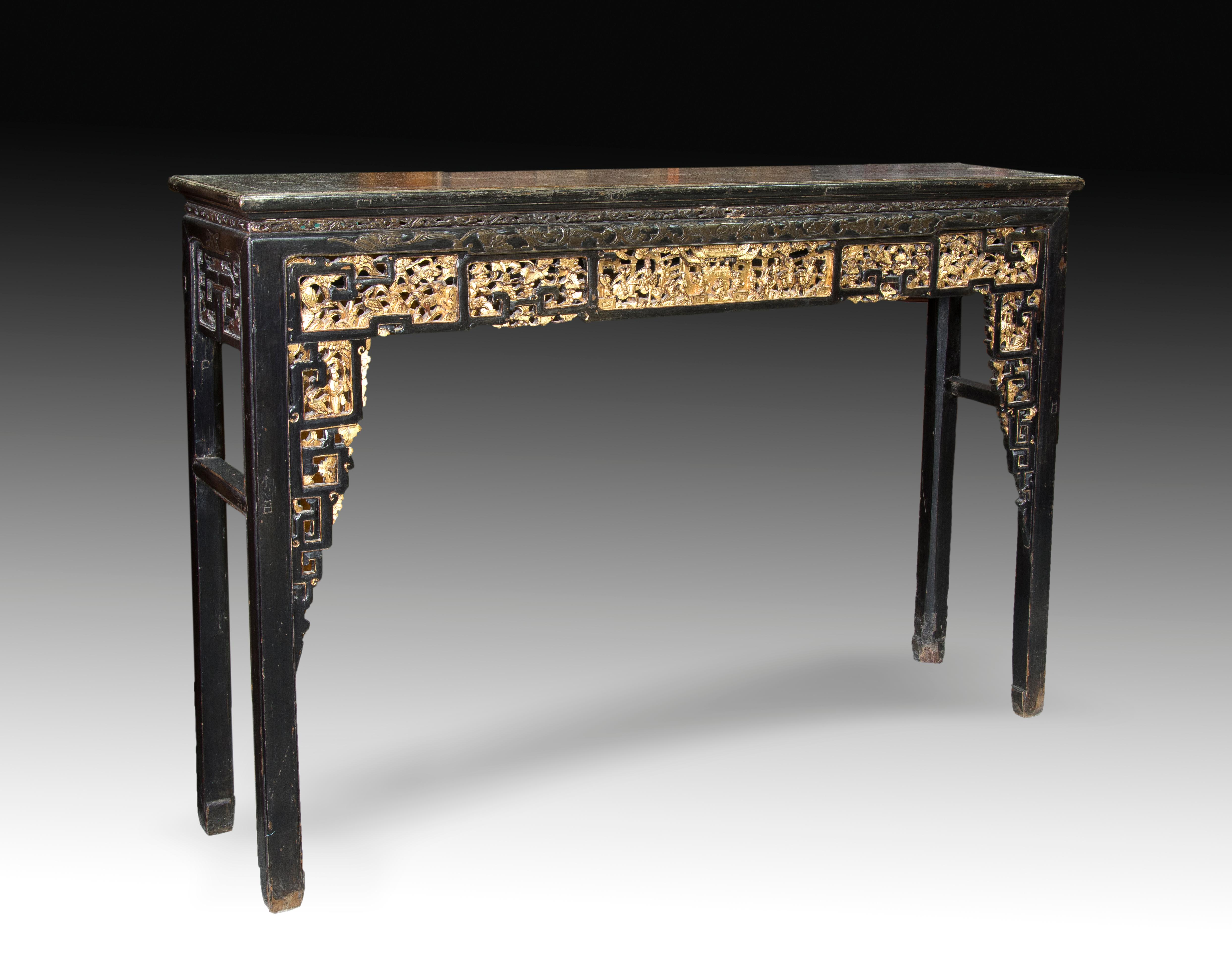 Oriental Table, Wood, Possibly China, 19th-20th Century In Good Condition In Madrid, ES
