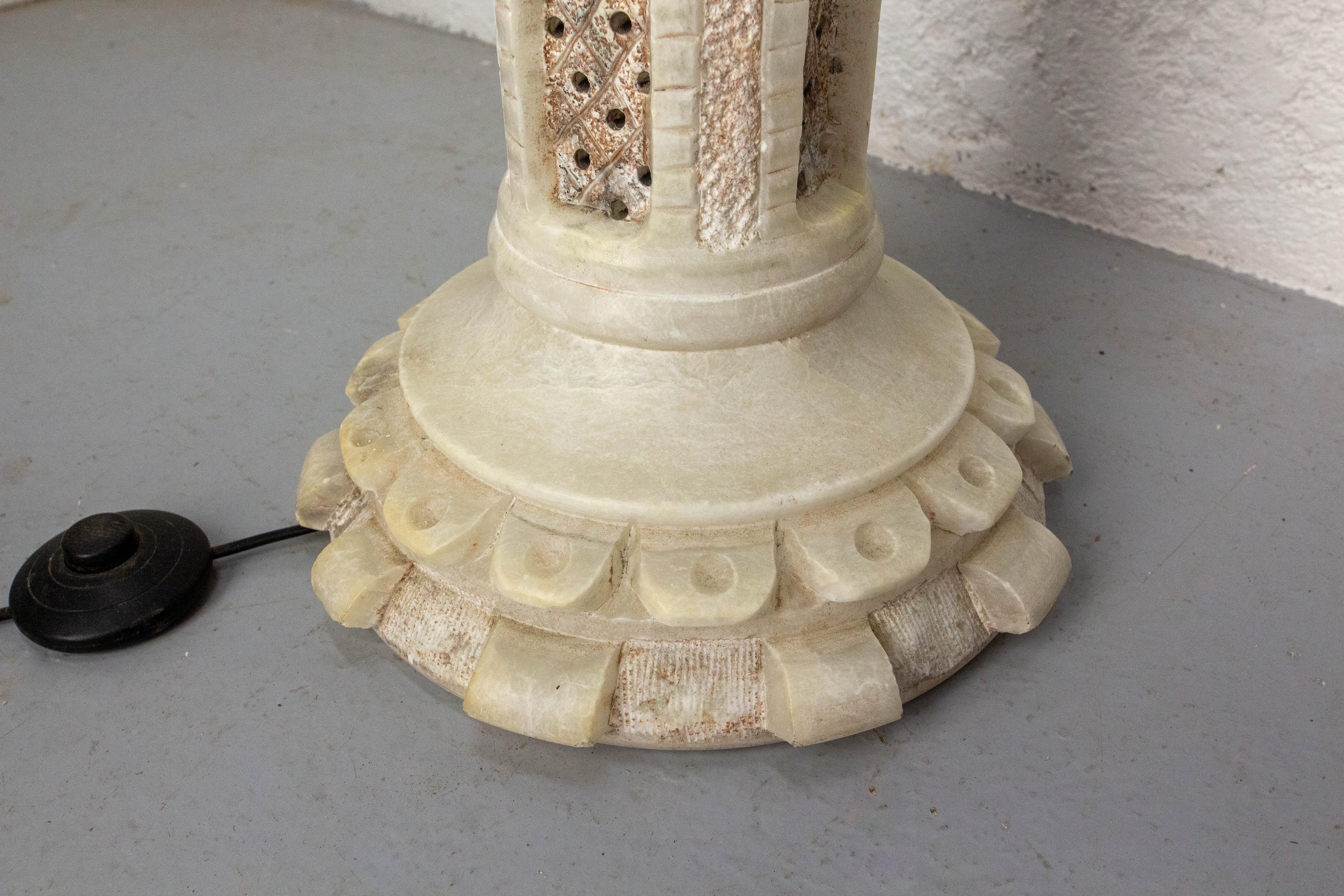 Oriental Vintage Albaster Column with Soft Light, circa 1960 For Sale 3
