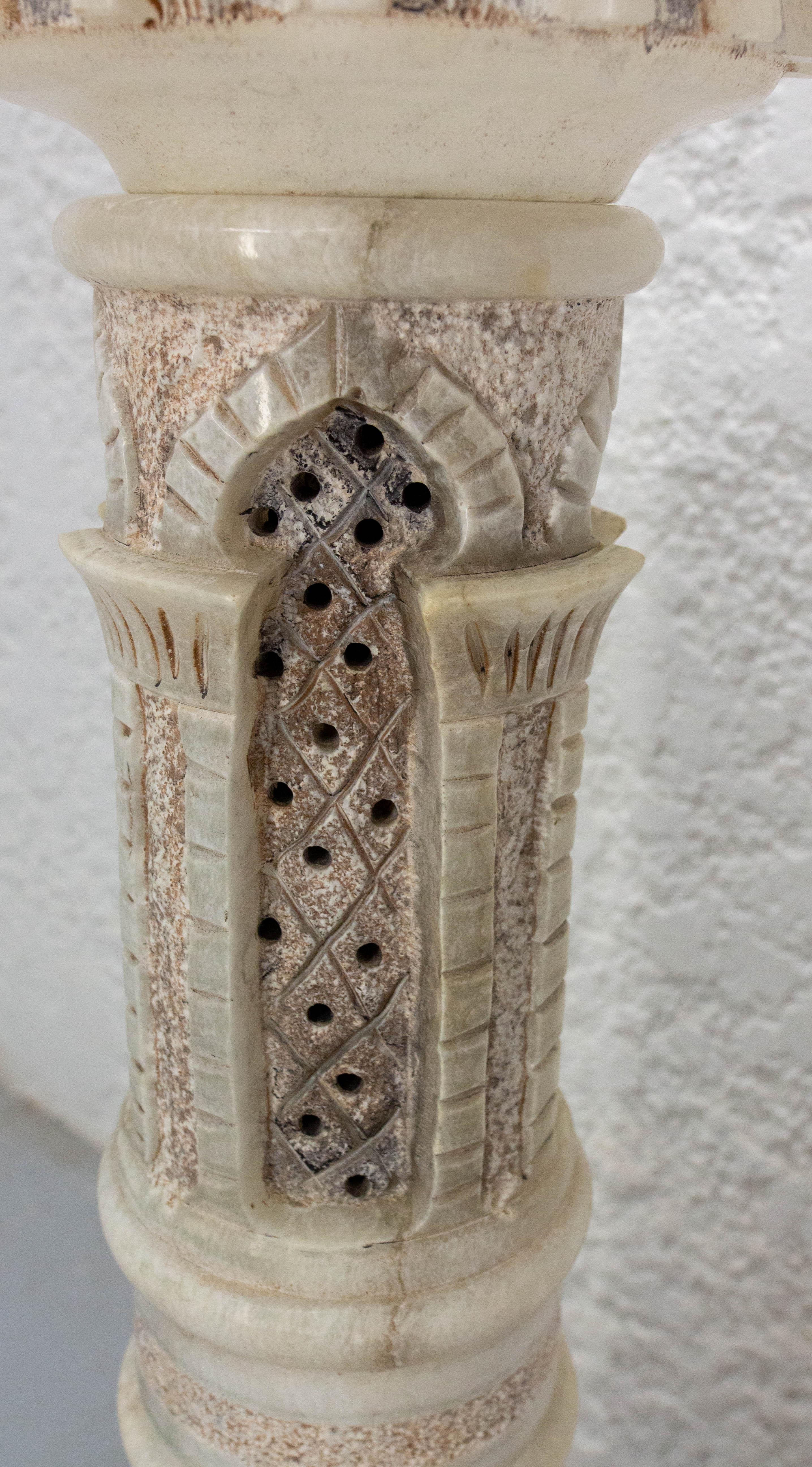 Oriental Vintage Albaster Column with Soft Light, circa 1960 For Sale 1