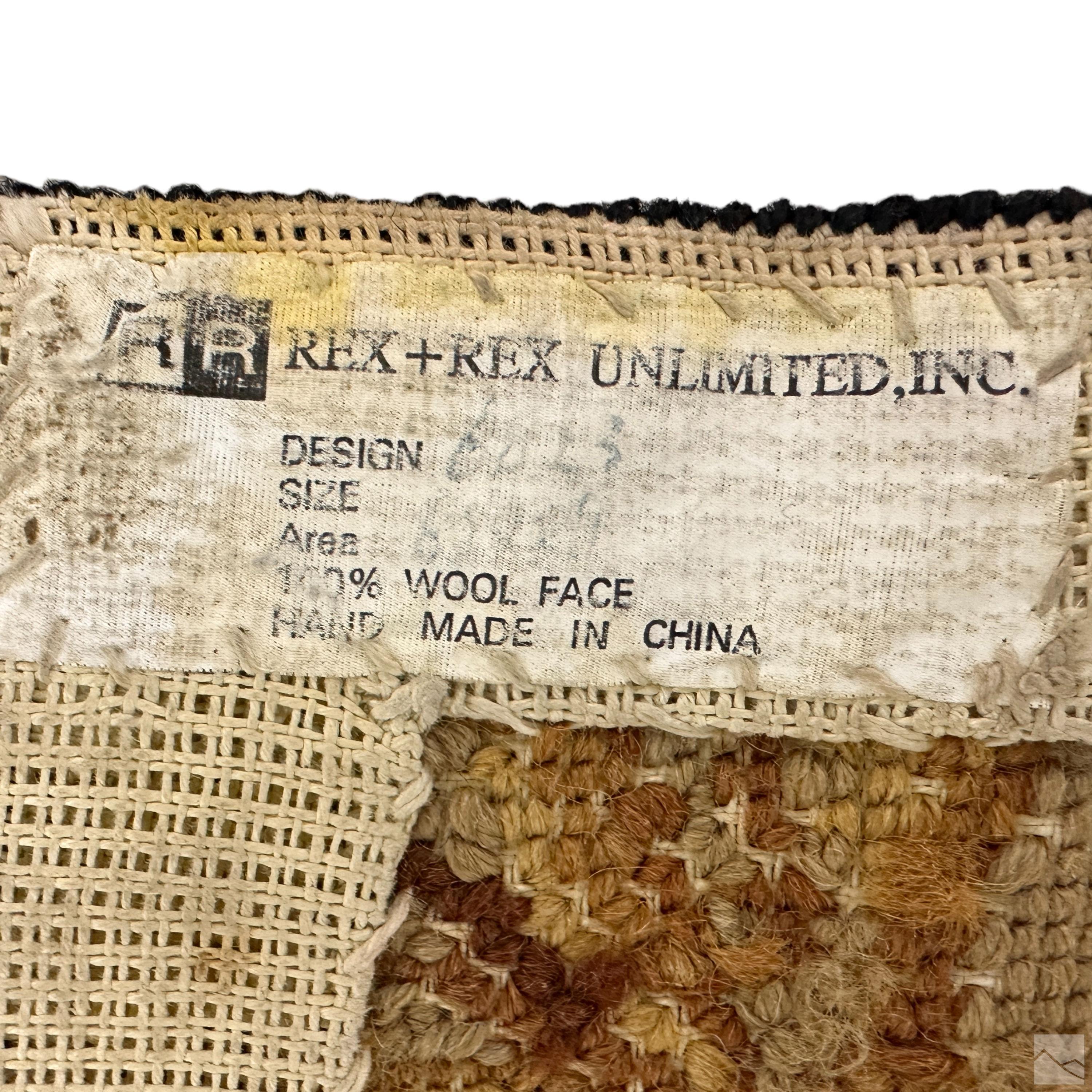 Laine Tapis Oriental en laine de Rex & Rex inspiré du genre Rococo Singerie  en vente