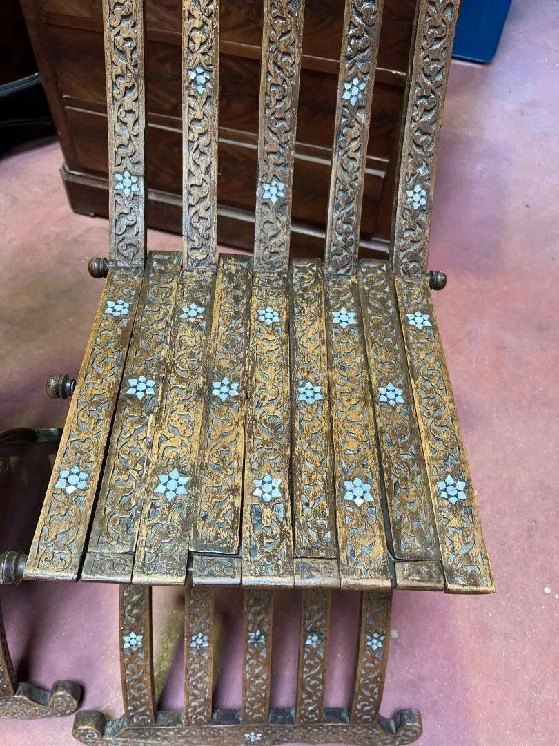 Oriental Work. 2 chairs In Carved Wood, Bone And Mother-of-pearl Inlay  1880 In Good Condition For Sale In Saint-Ouen, FR