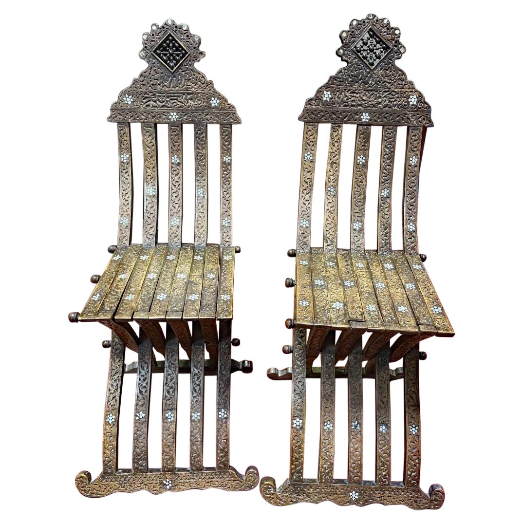 Obra Oriental. 2 sillas de madera tallada, hueso e incrustaciones de nácar  1880