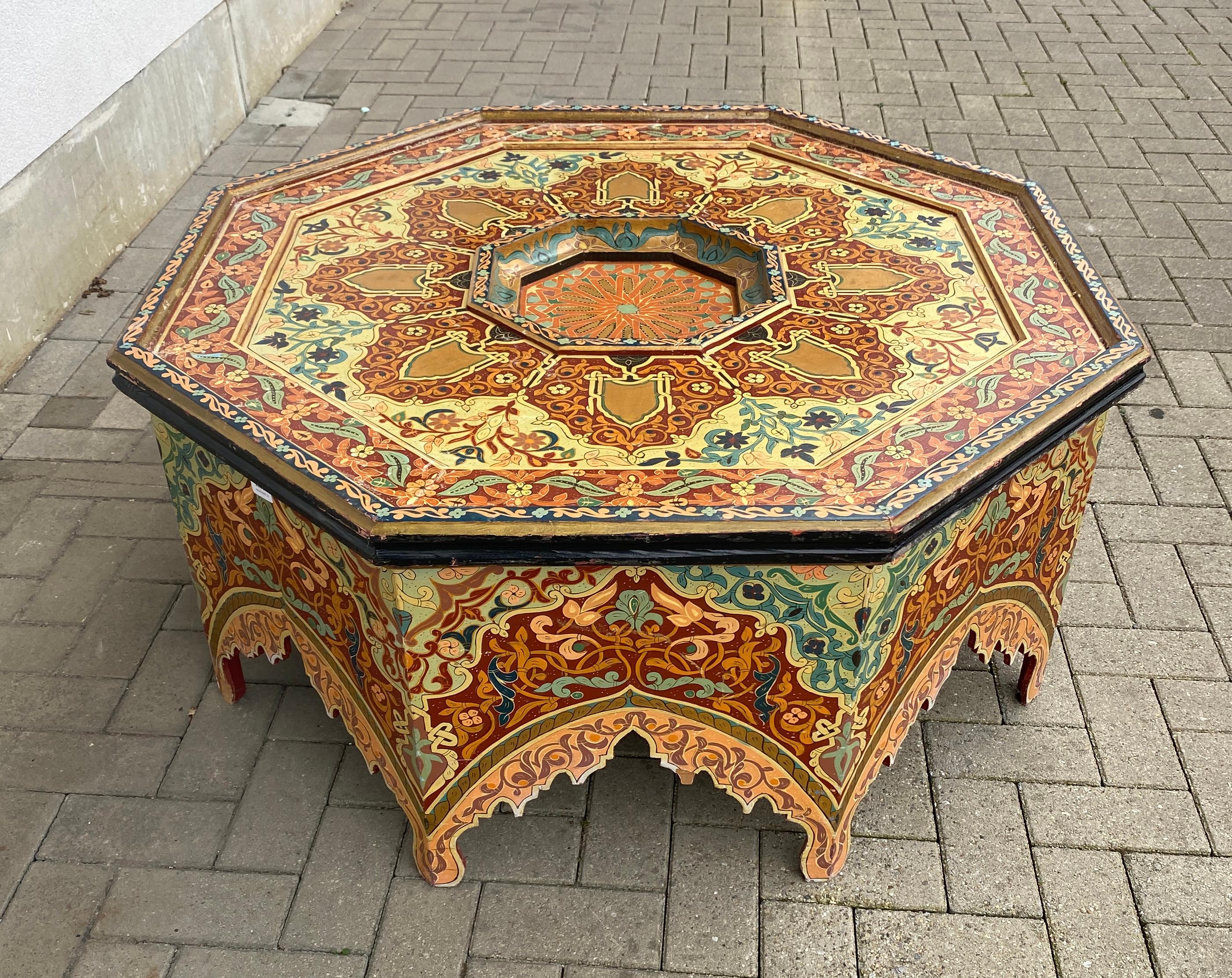 Islamic Oriental work, large polychrome wood coffee table, circa 1950 Small flaws on the For Sale