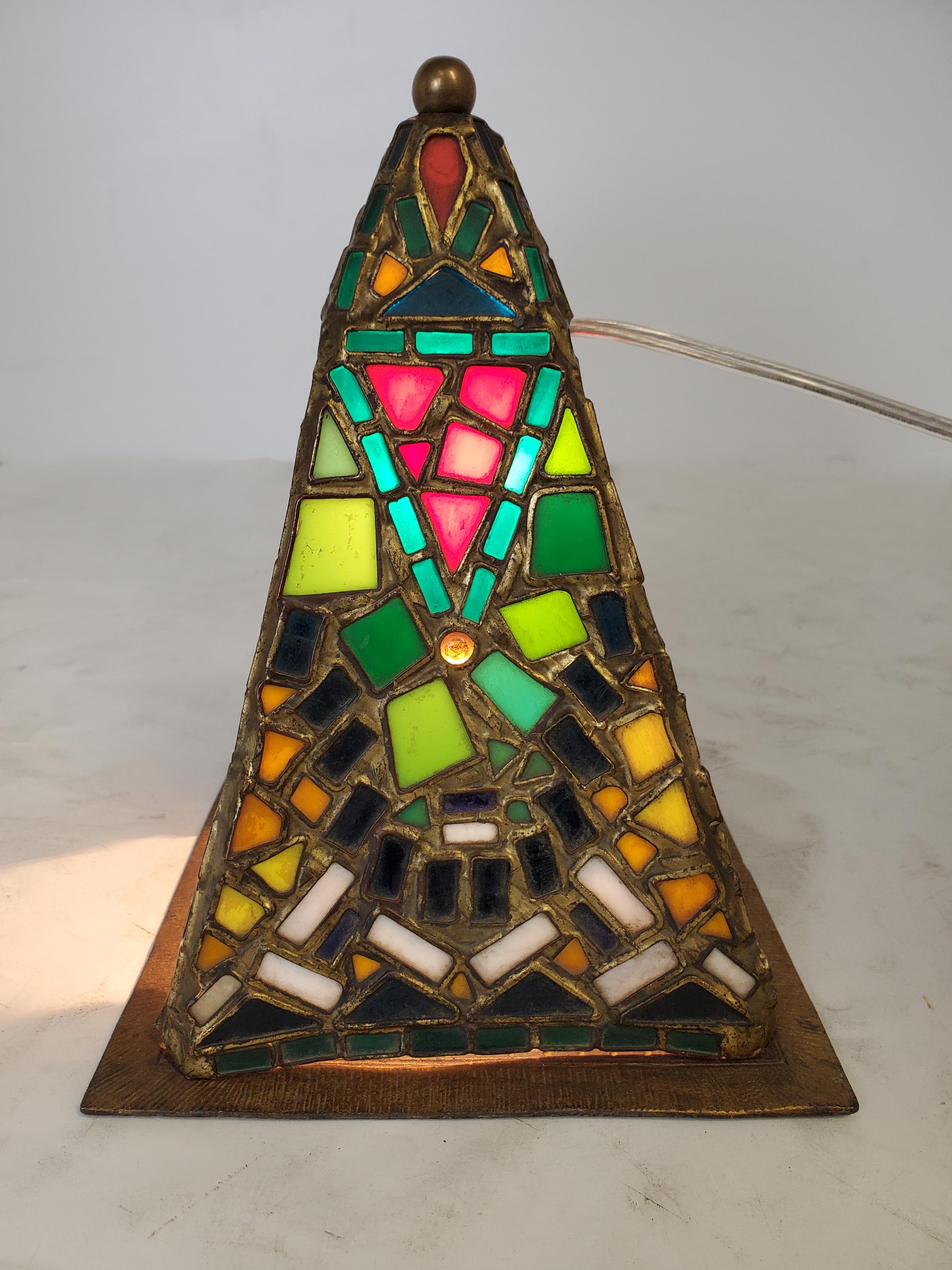 Lampe de tente/table autrichienne orientaliste peinte à froid et en verre teinté Bon état - En vente à New York City, NY